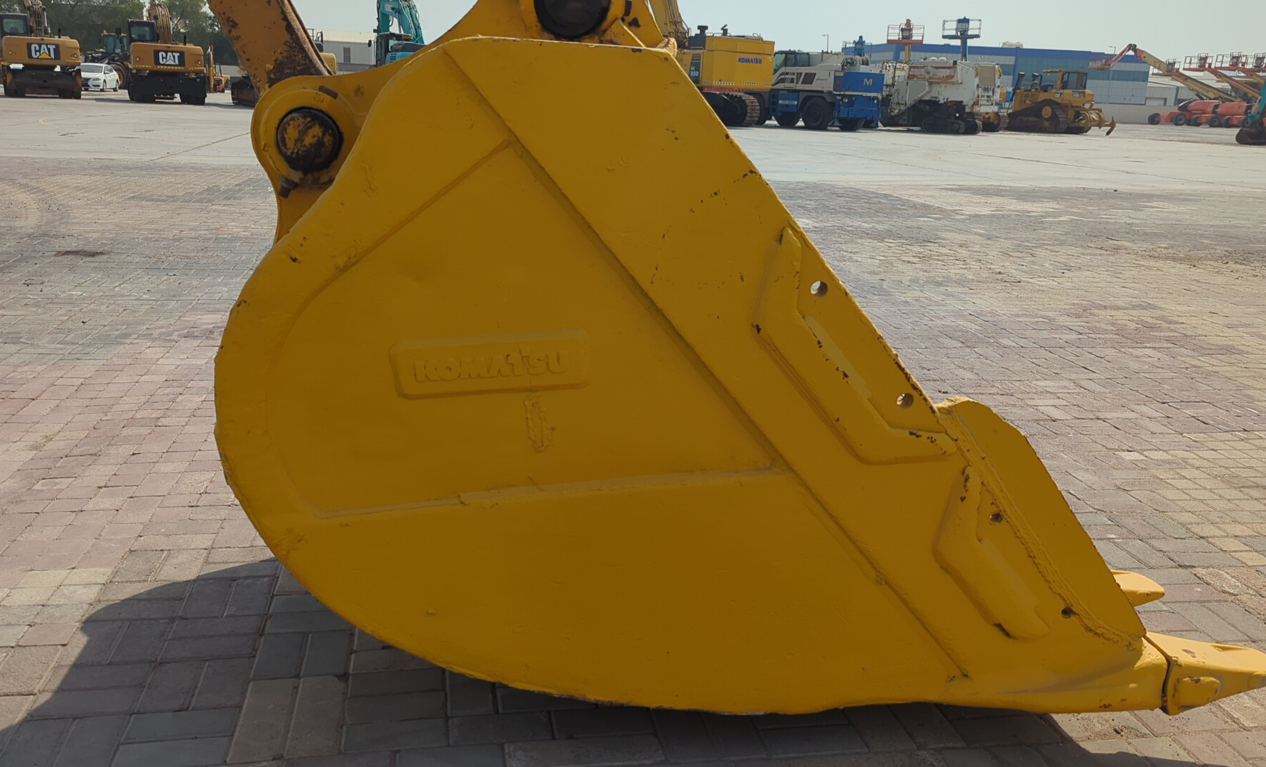 LEX-005-كوماتسو-PC400-8-حفارات-كبيرة-فحص-الملحق-حالة-أسنان-دلو-الحفارة-1