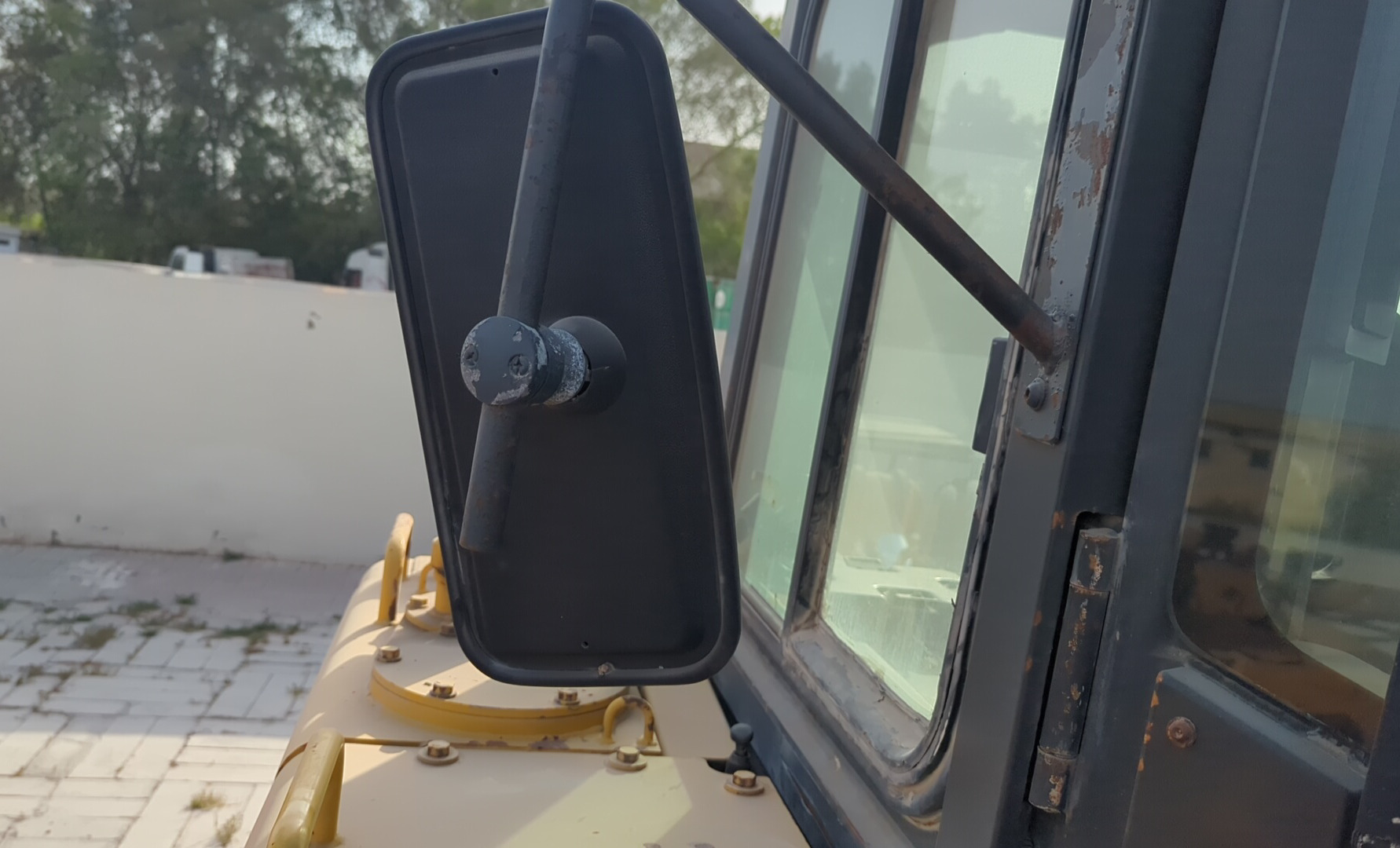 CDB-019-كوماتسو-D155A-6R-بلدوزرات-مجنزرة-فحص-الكابينة-المرايا-1