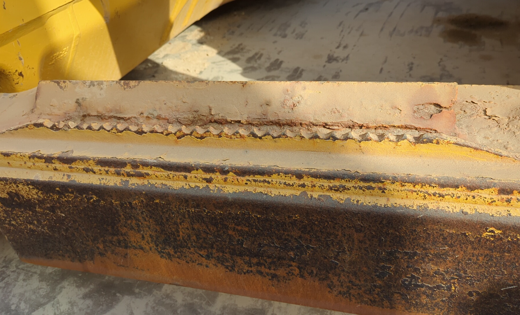 CDB-019-كوماتسو-D155A-6R-بلدوزرات-مجنزرة-فحص-الهيكل-السلالم-والمداسات-1