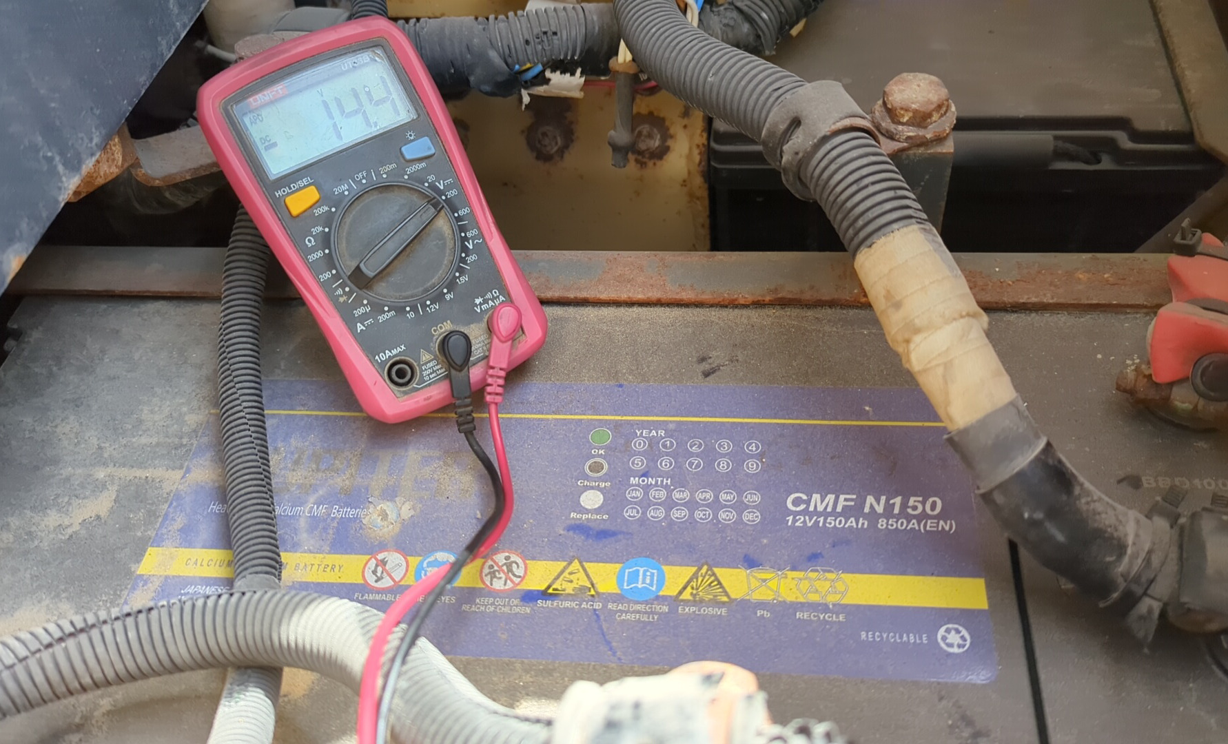 CDB-019-كوماتسو-D155A-6R-بلدوزرات-مجنزرة-فحص-الإلكترونيات-البطارية-1