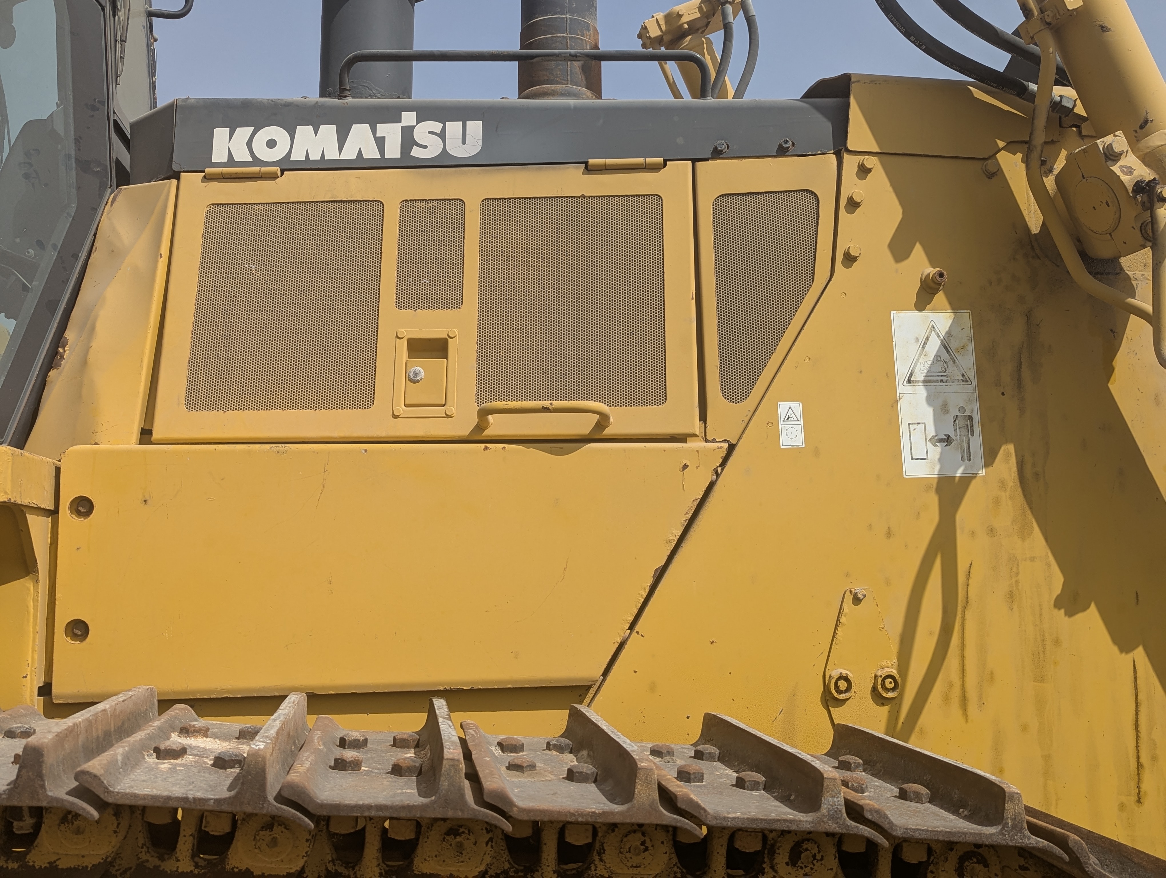 CDB-019-كوماتسو-D155A-6R-بلدوزرات-مجنزرة-فحص-الهيكل-الصبغ-1