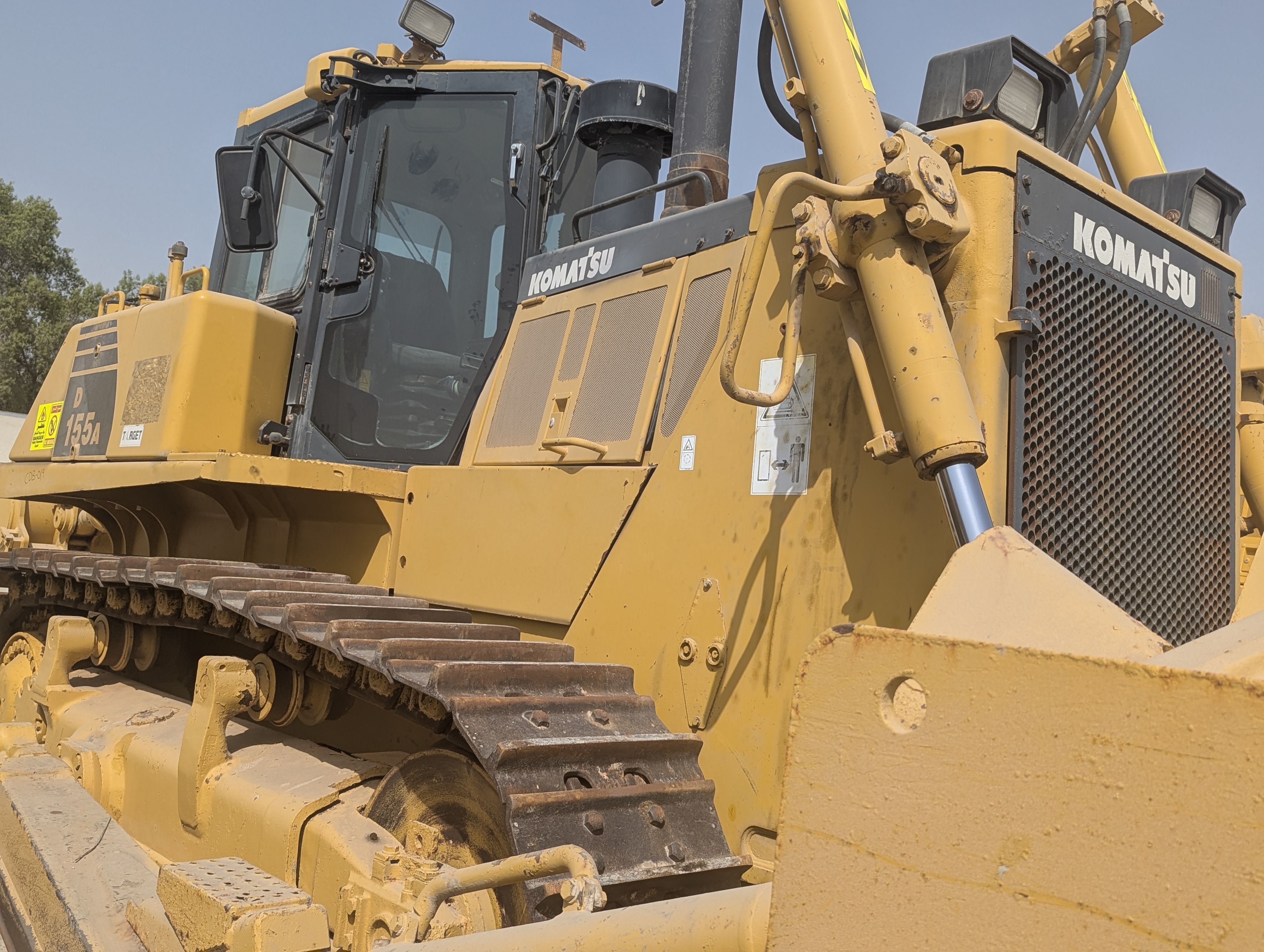 CDB-019-كوماتسو-D155A-6R-بلدوزرات-مجنزرة-فحص-الهيكل-الصبغ-1