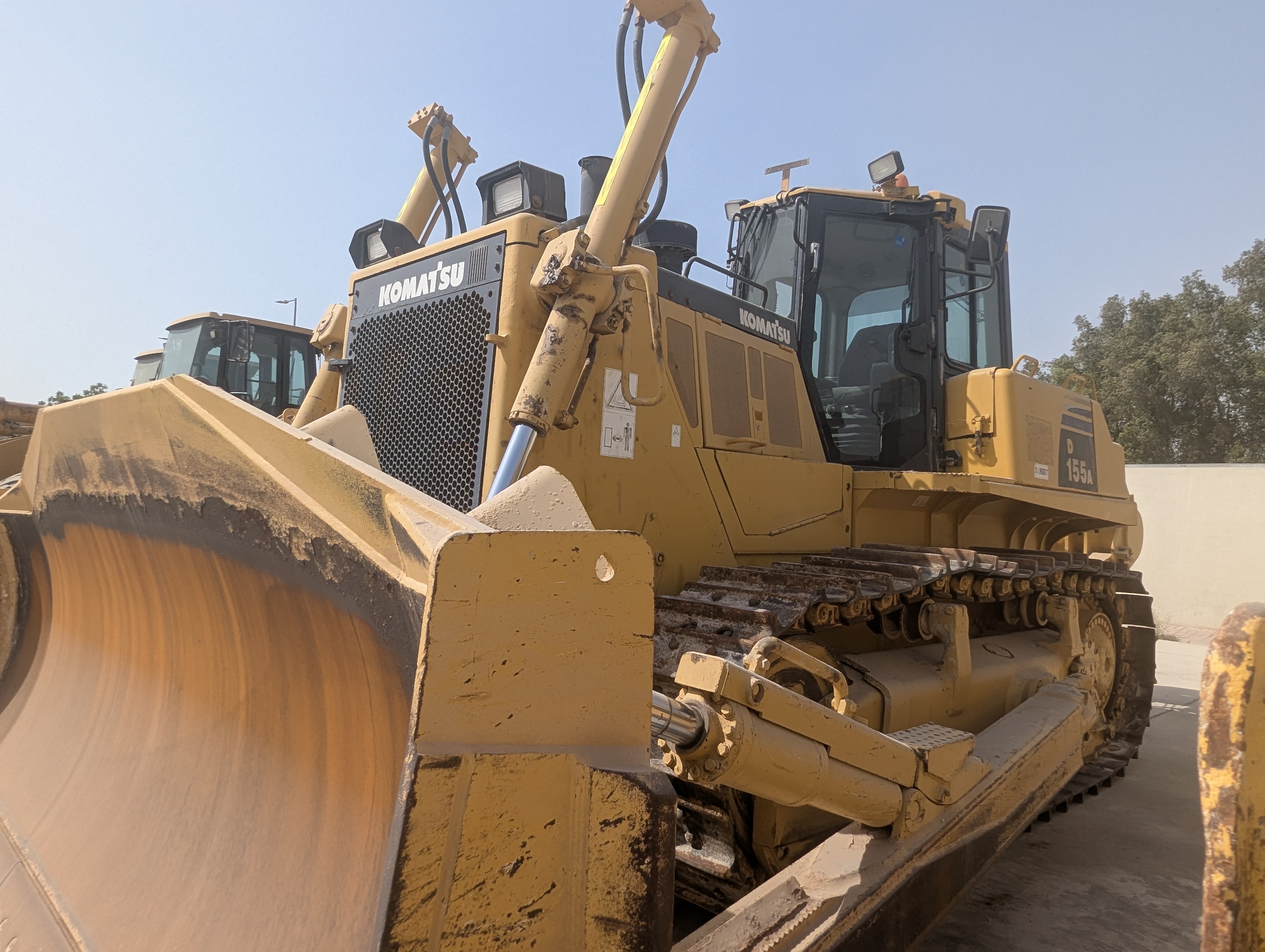 CDB-019-كوماتسو-D155A-6R-بلدوزرات-مجنزرة-فحص-الهيكل-الصبغ-1