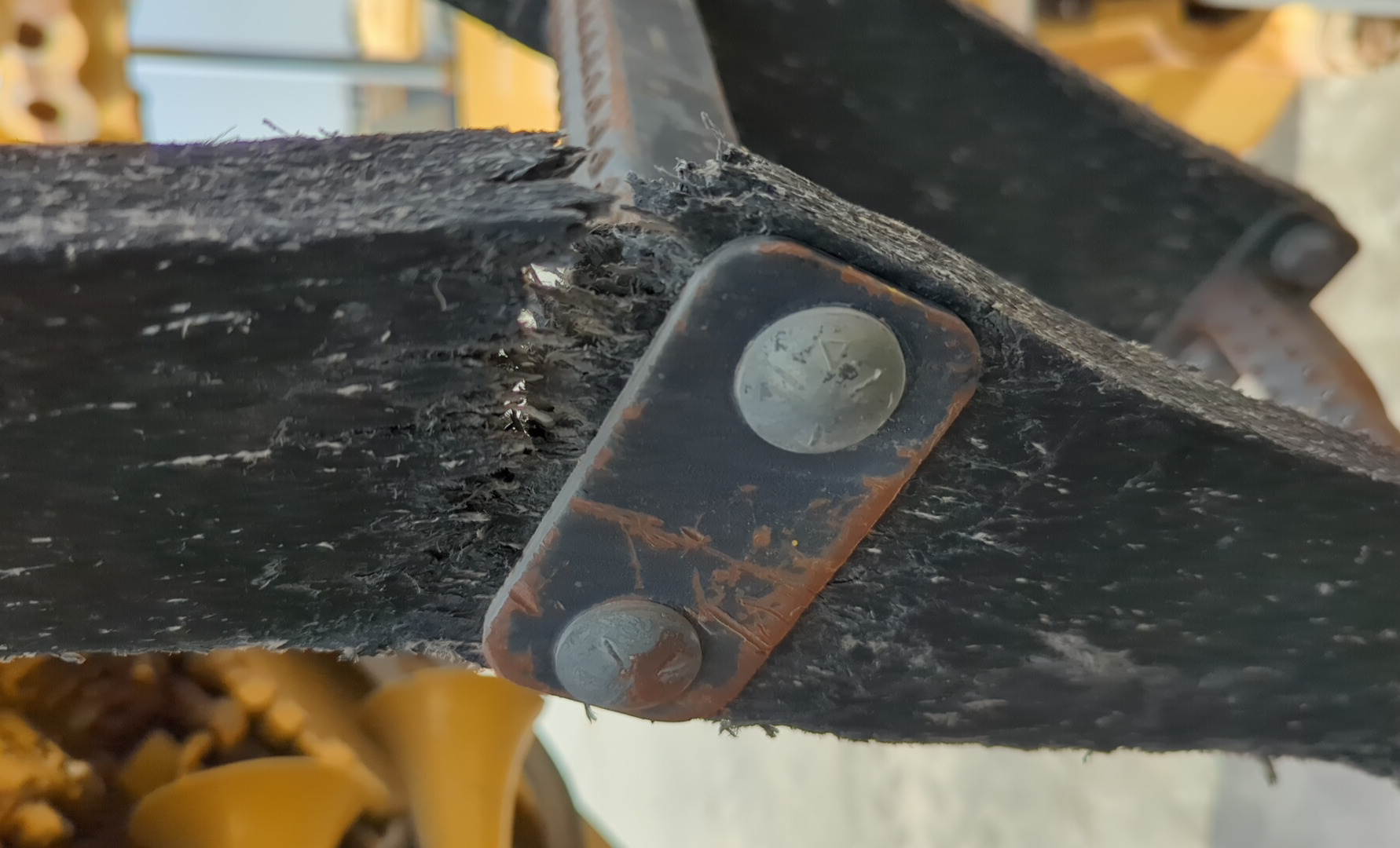 MGG-005-Cat-140H-Motor-graders-inspection-Structure-Steps/ladders-3
