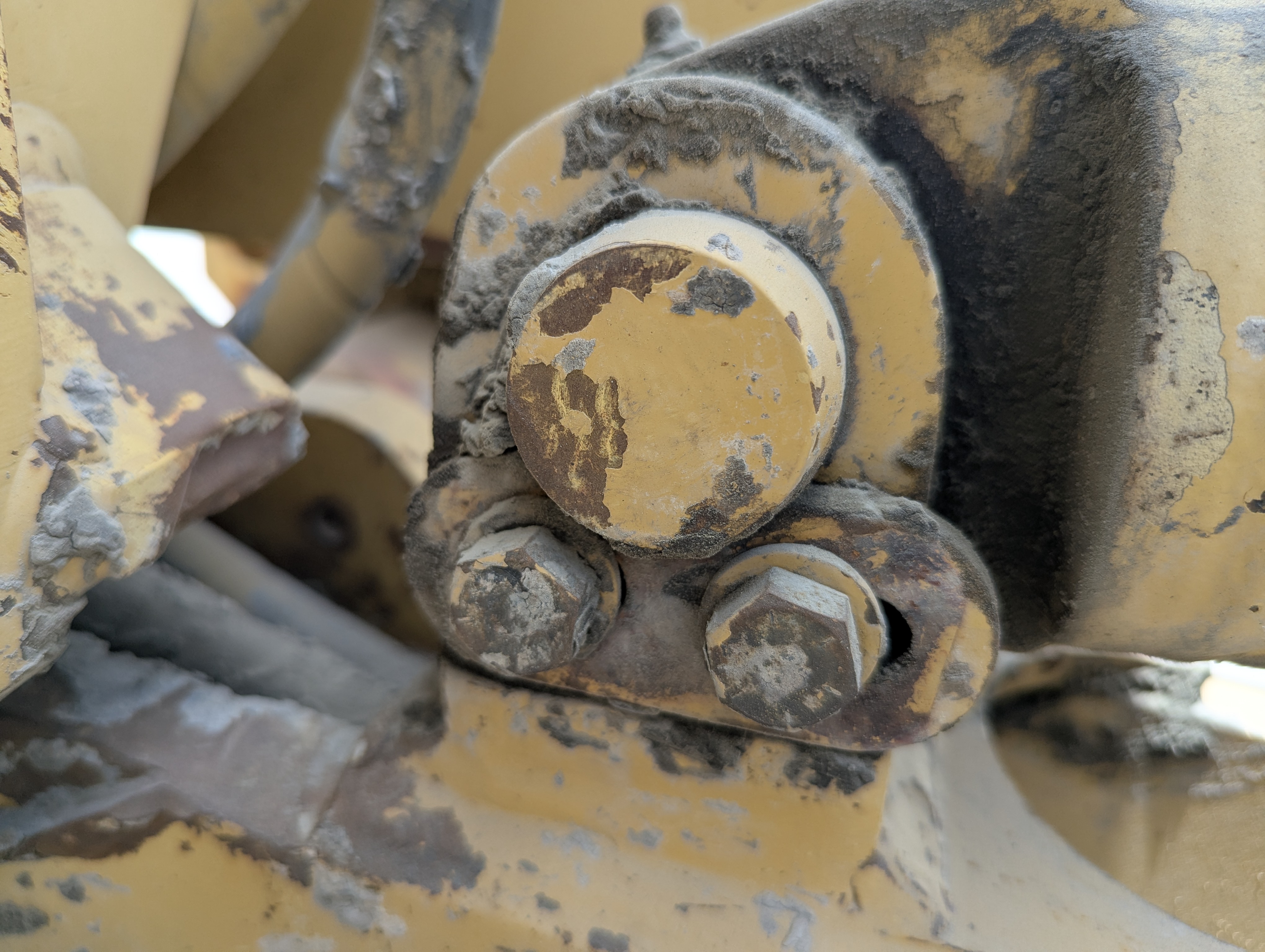 MGG-005-Cat-140H-Motor-graders-inspection-Hydraulics-Hydraulic-pins-/-locks-3