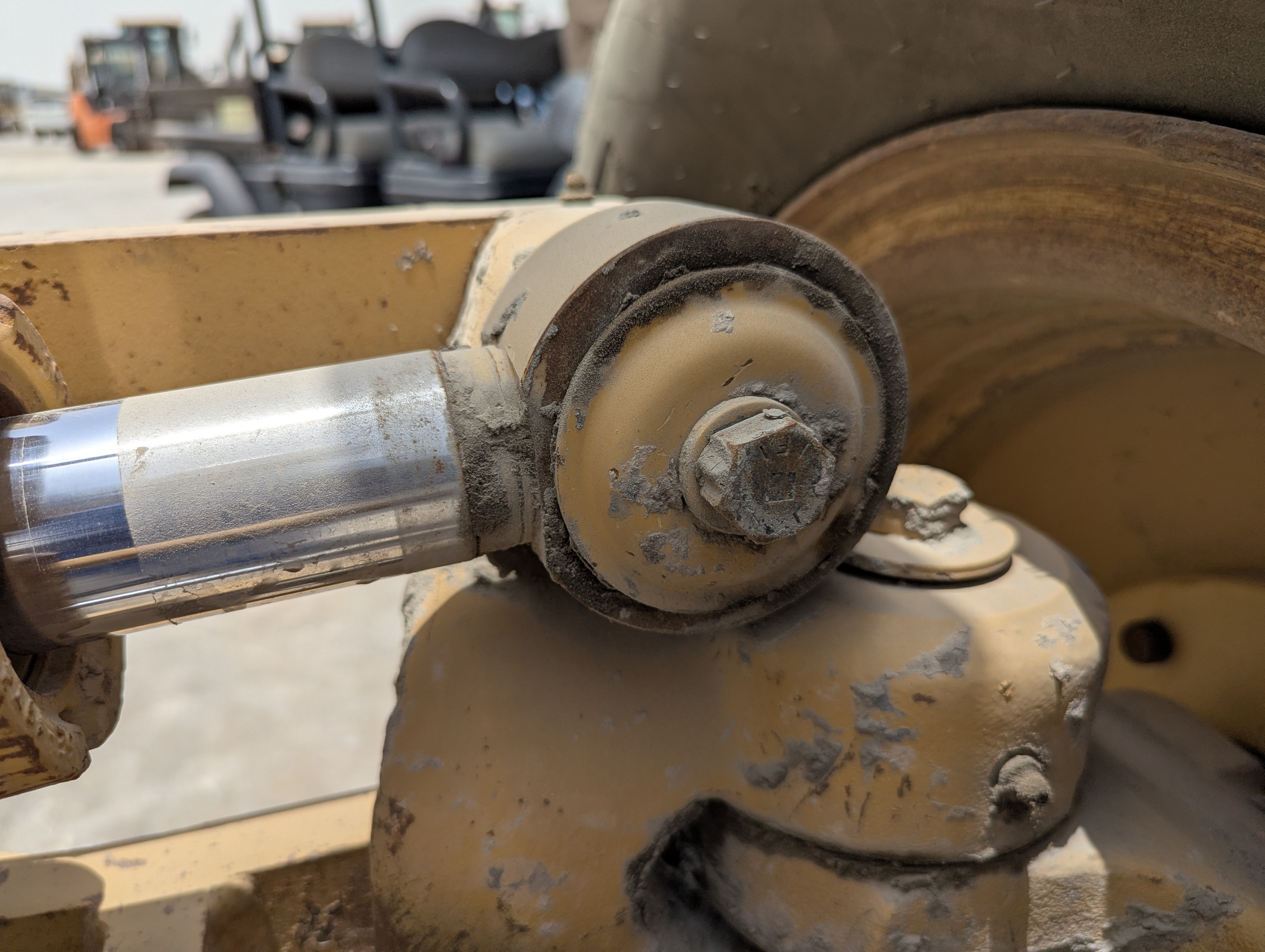 MGG-005-Cat-140H-Motor-graders-inspection-Hydraulics-Hydraulic-pins-/-locks-3