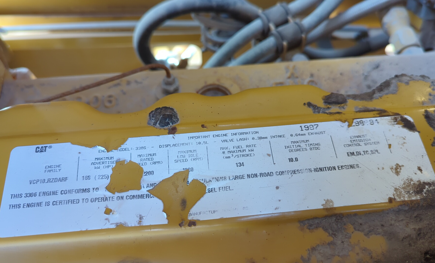 MGG-005-Cat-140H-Motor-graders-inspection-General-Emissions-label-1