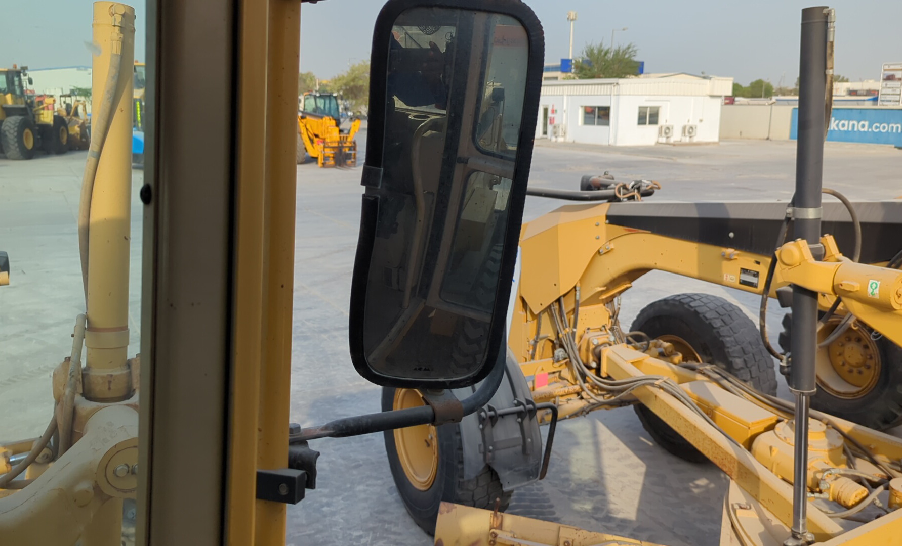 MGG-005-Cat-140H-Motor-graders-inspection-Cabin-Mirrors-3