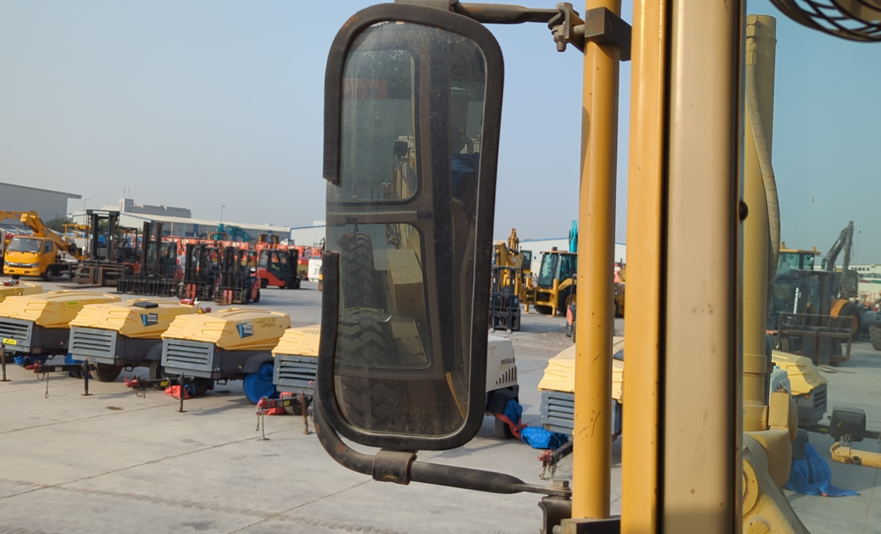 MGG-005-Cat-140H-Motor-graders-inspection-Cabin-Mirrors-3