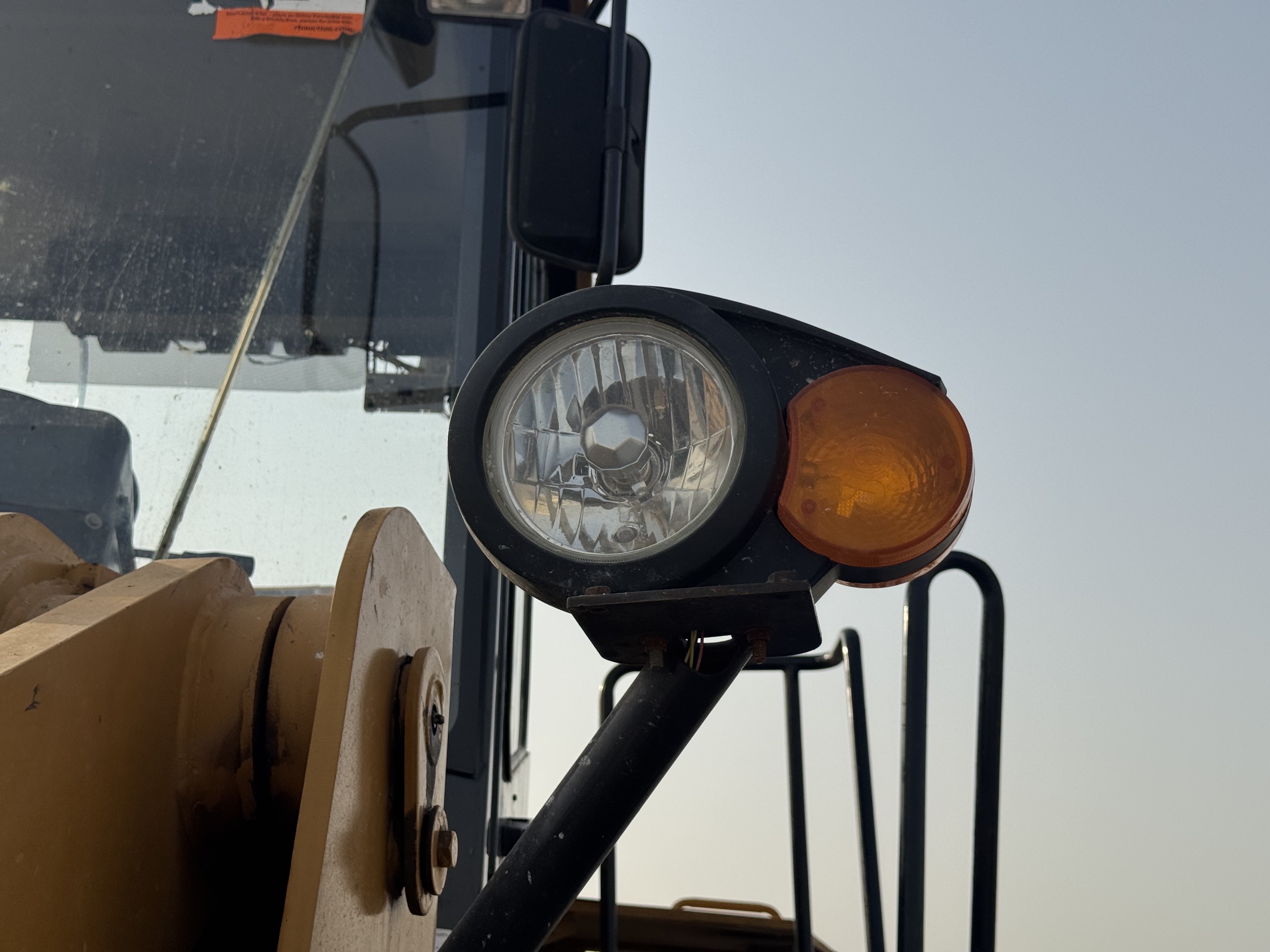 WHL-022-SEM-655D-Wheel-loaders-inspection-Electronic-Lights-and-signals-1