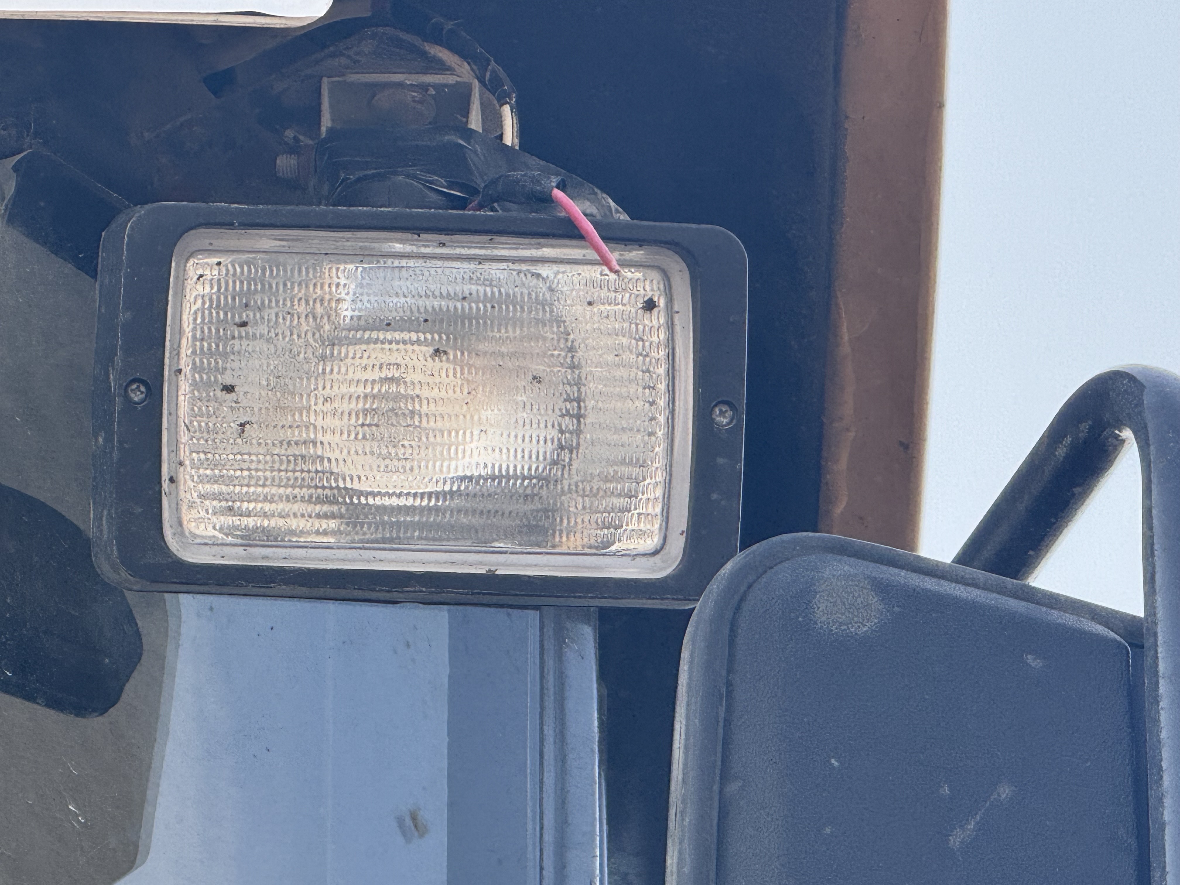 WHL-022-SEM-655D-Wheel-loaders-inspection-Electronic-Lights-and-signals-1