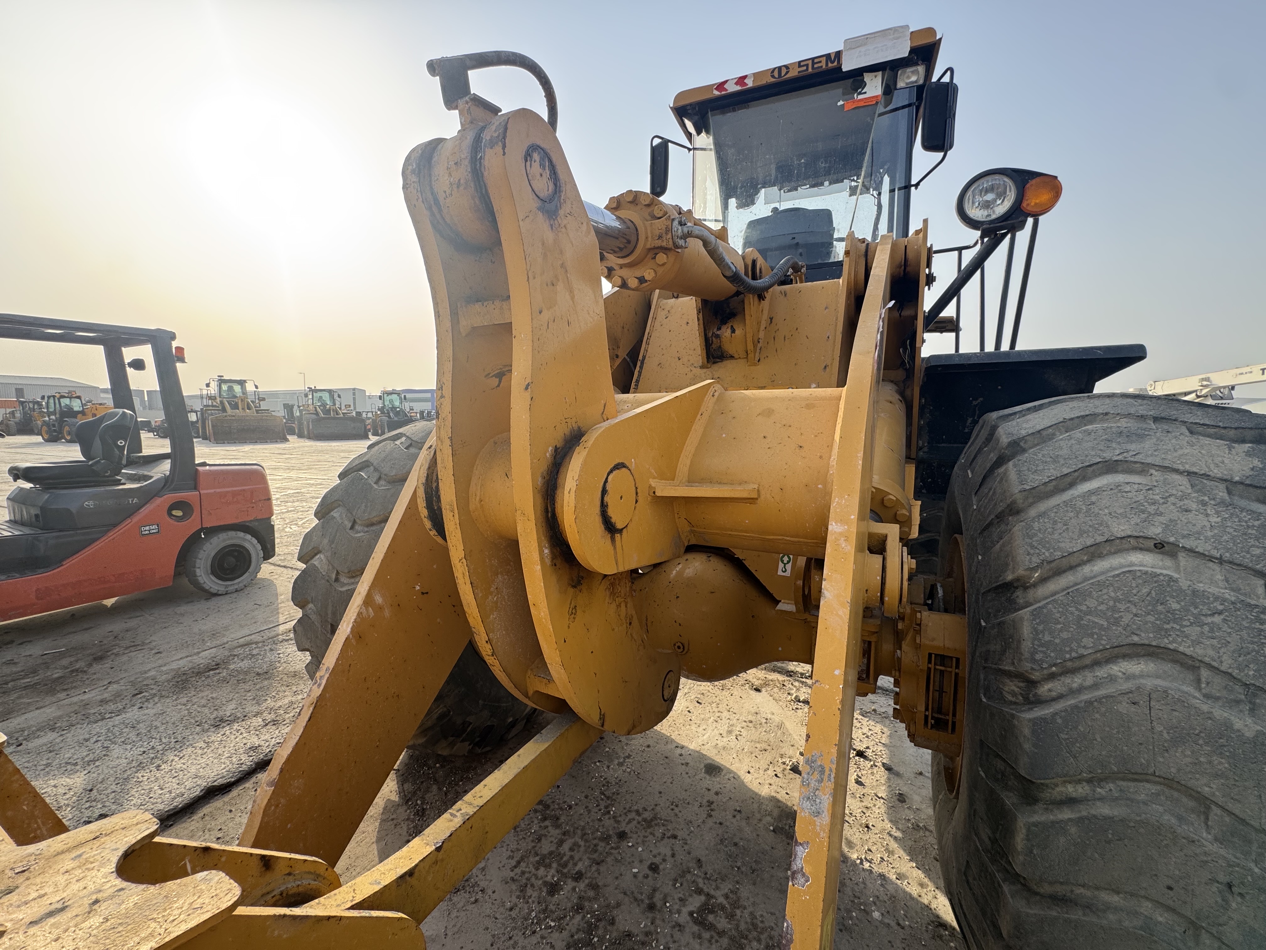 WHL-022-SEM-655D-Wheel-loaders-inspection-Structure-Bell-crank-1