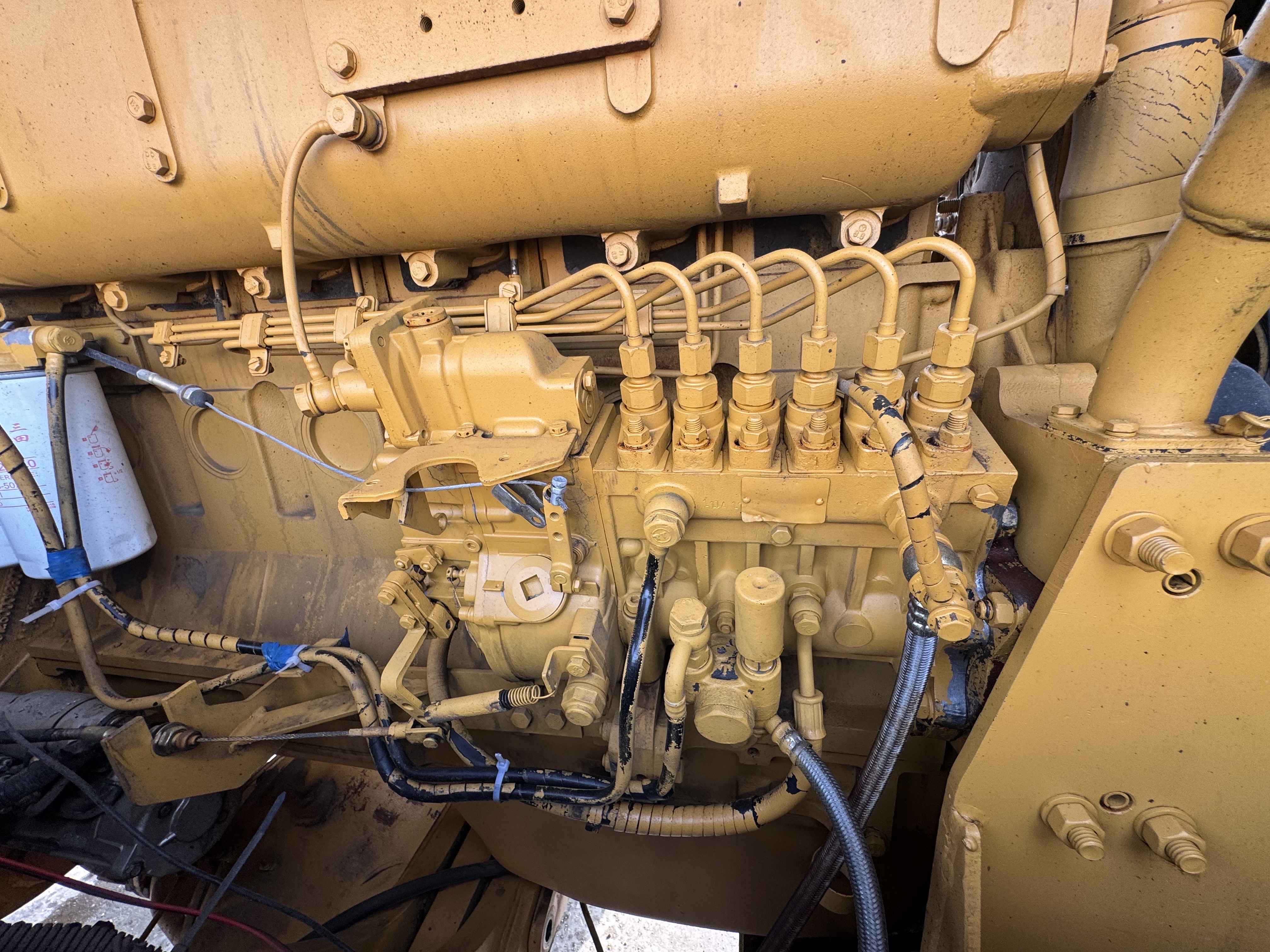WHL-022-SEM-655D-Wheel-loaders-inspection-Engine-Fuel-leaks-1