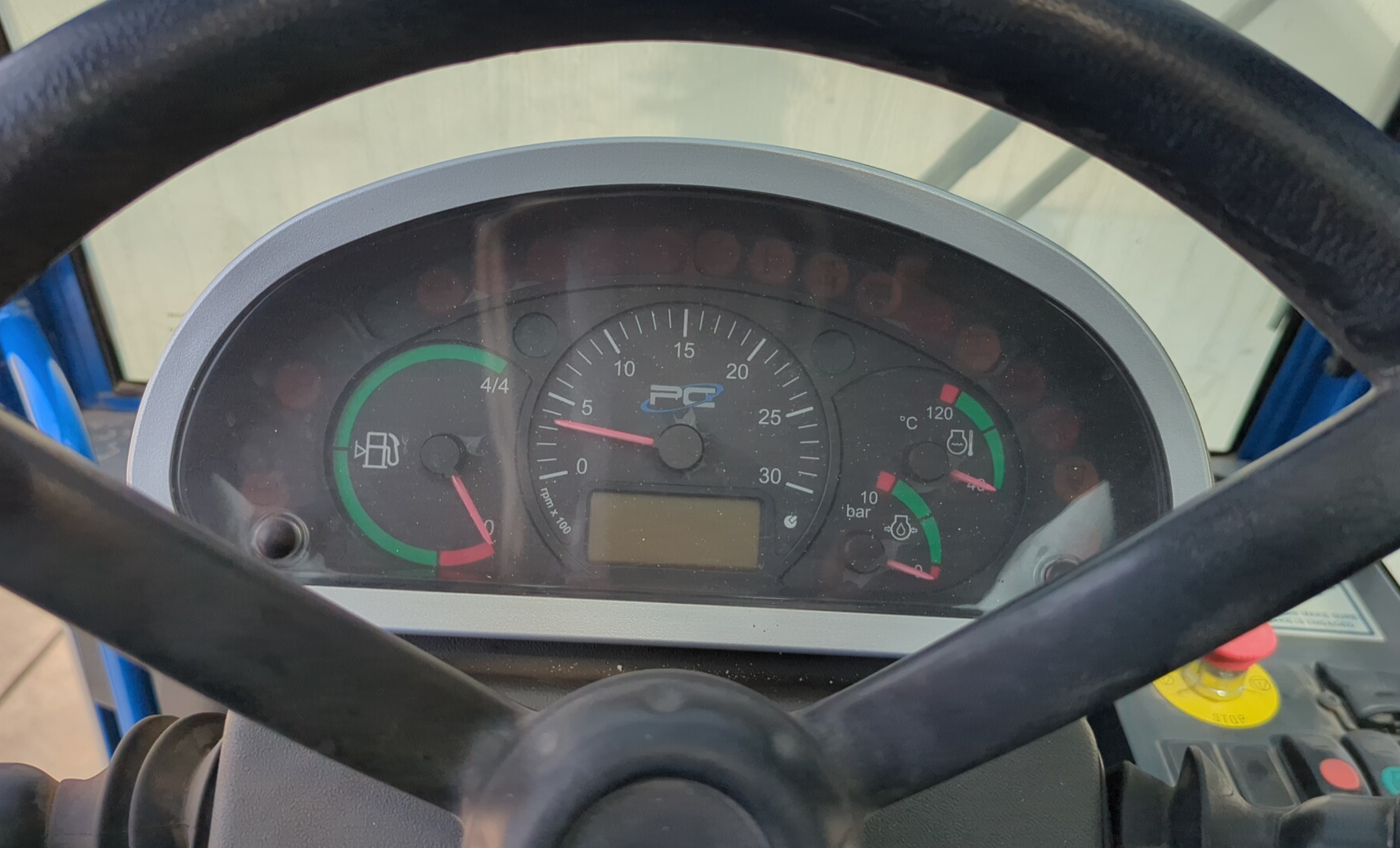 RTC-001-Manotti-ARM-550-Rough-terrain-cranes-inspection-Cabin-Instrument-cluster-3