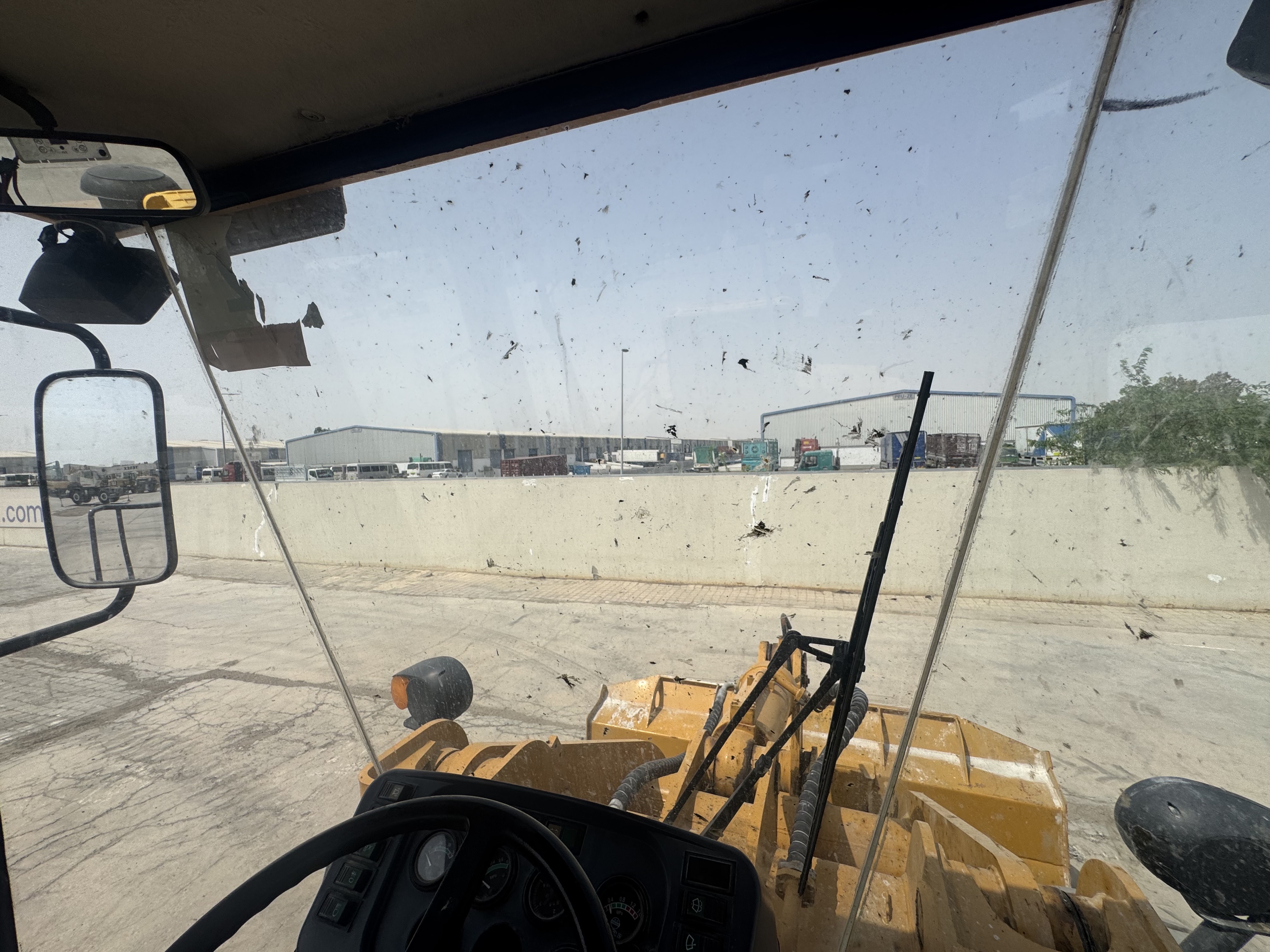WHL-022-SEM-655D-Wheel-loaders-inspection-Safety-Glass-1