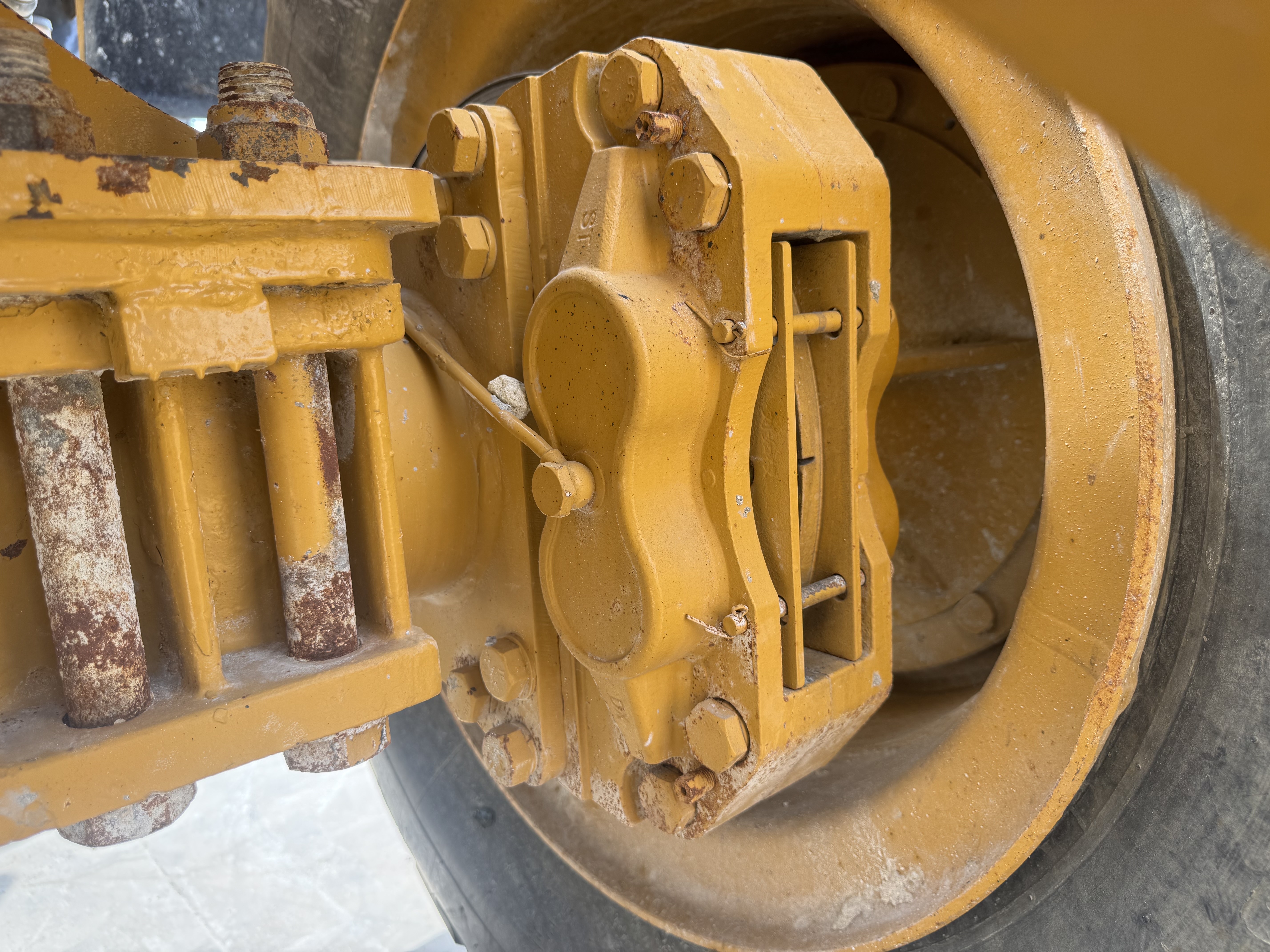 WHL-022-SEM-655D-Wheel-loaders-inspection-Safety-Brake-system-1