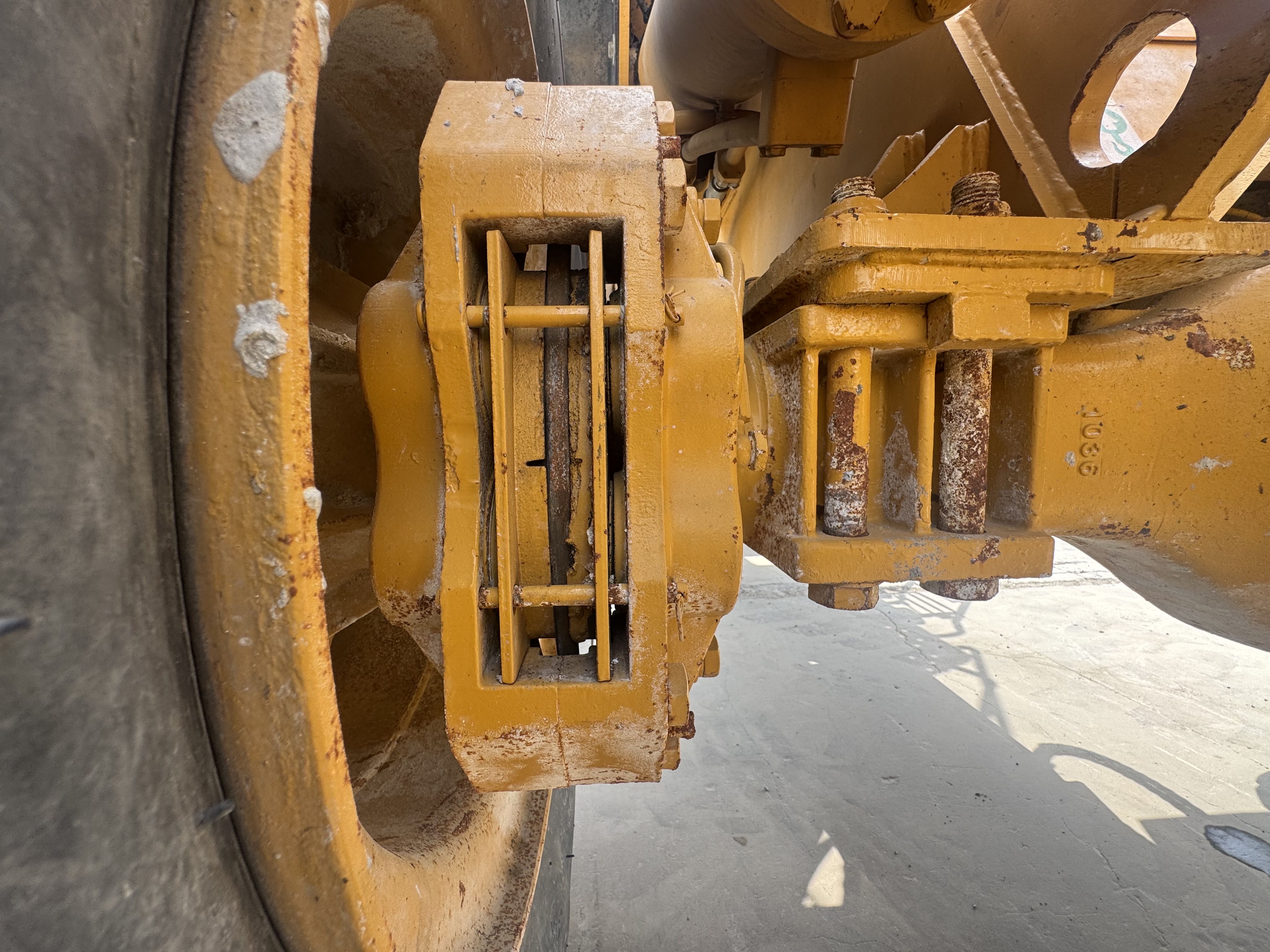 WHL-022-SEM-655D-Wheel-loaders-inspection-Safety-Brake-system-1