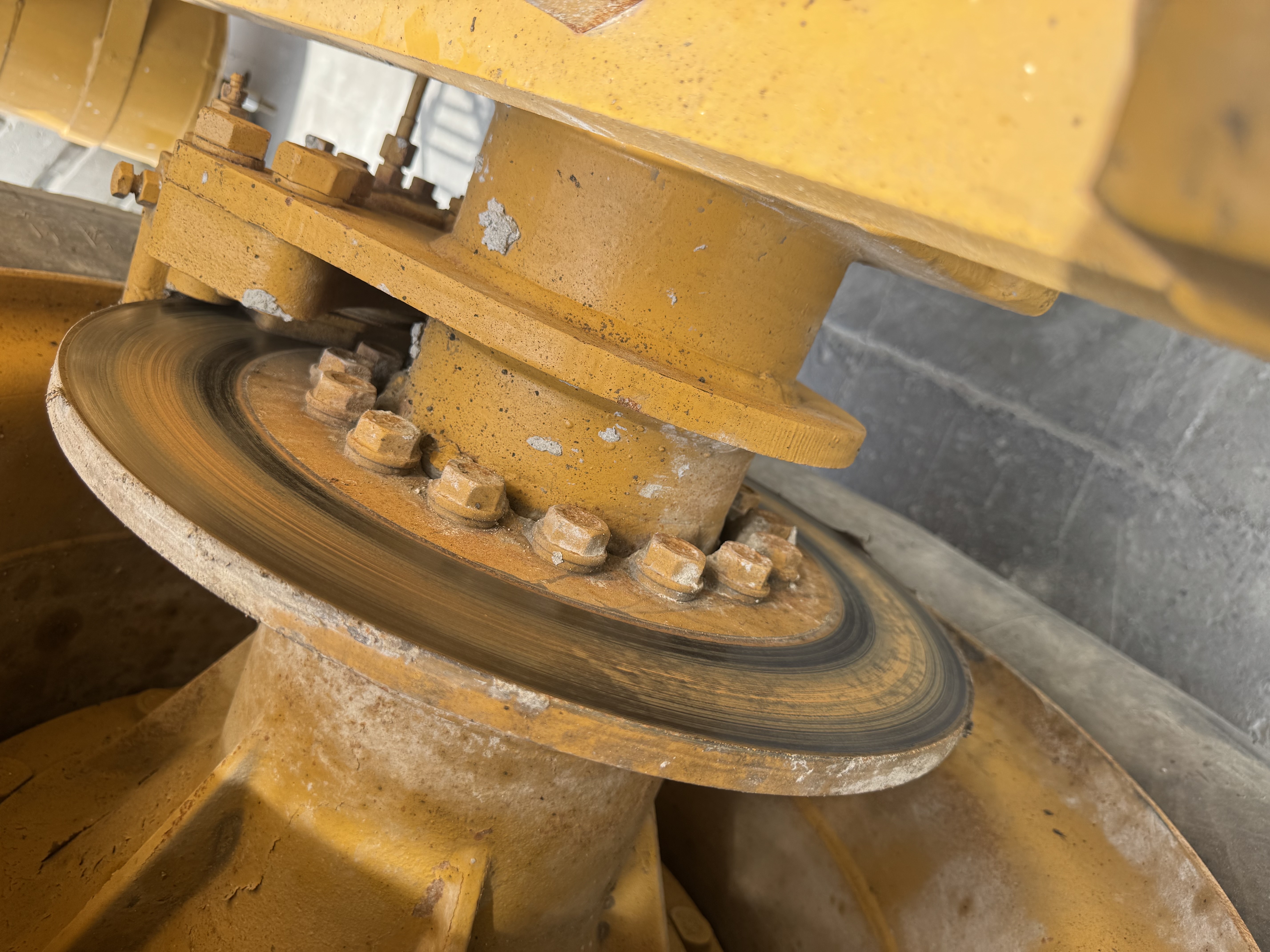 WHL-022-SEM-655D-Wheel-loaders-inspection-Safety-Brake-system-1