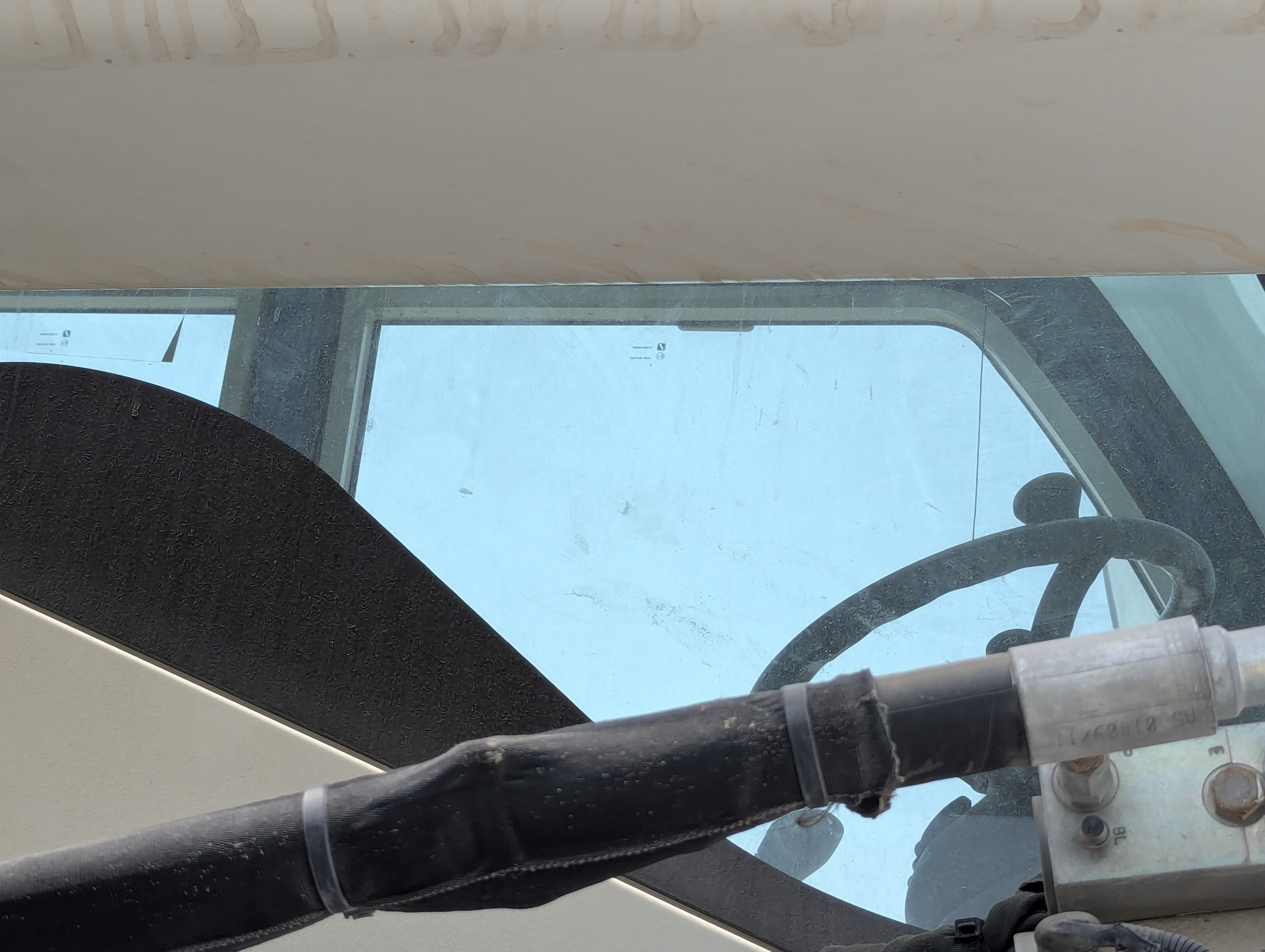 RTC-001-Manotti-ARM-550-Rough-terrain-cranes-inspection-Safety-Glass-3