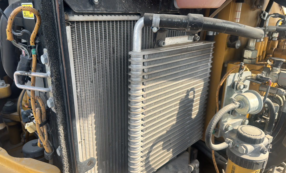 MNX-004-Cat-303E-Mini-excavators-inspection-Engine-Radiator,-condenser,-intercooler,-hydraulic-cooler-1