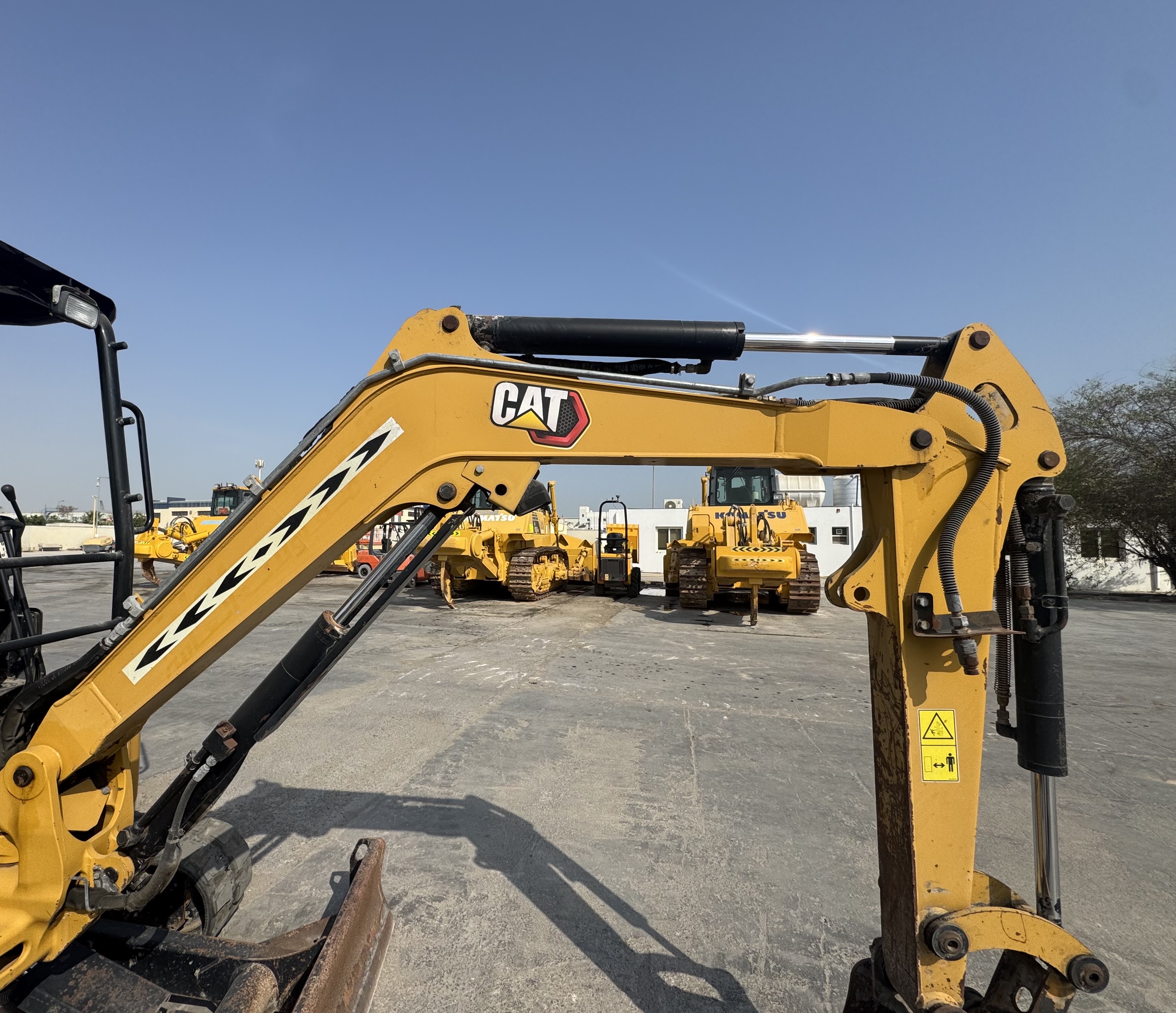 MNX-004-Cat-303E-Mini-excavators-inspection-Chassis-Boom-1
