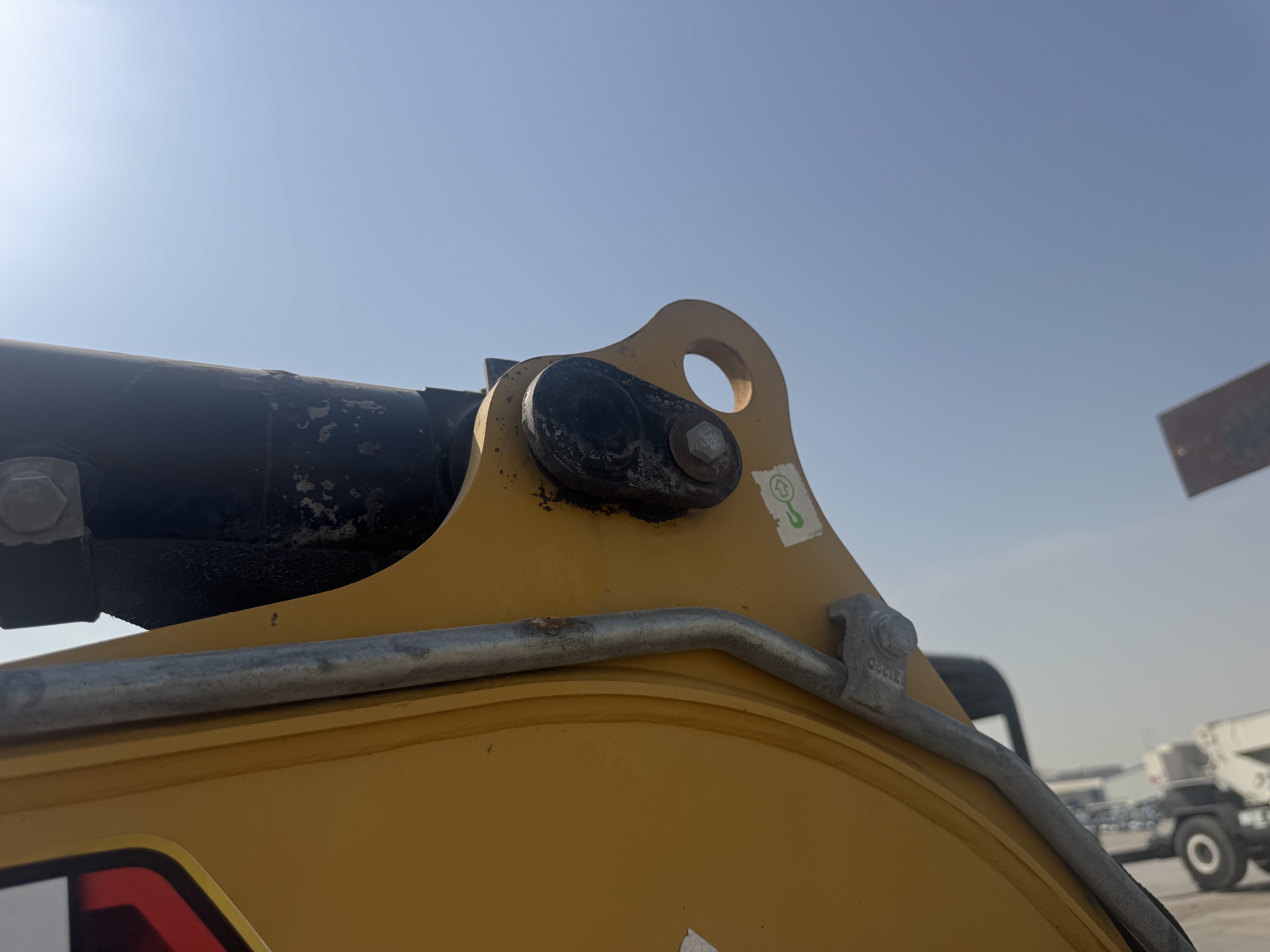 MNX-004-Cat-303E-Mini-excavators-inspection-Chassis-Pin-and-bushings-boom-to-stick-1