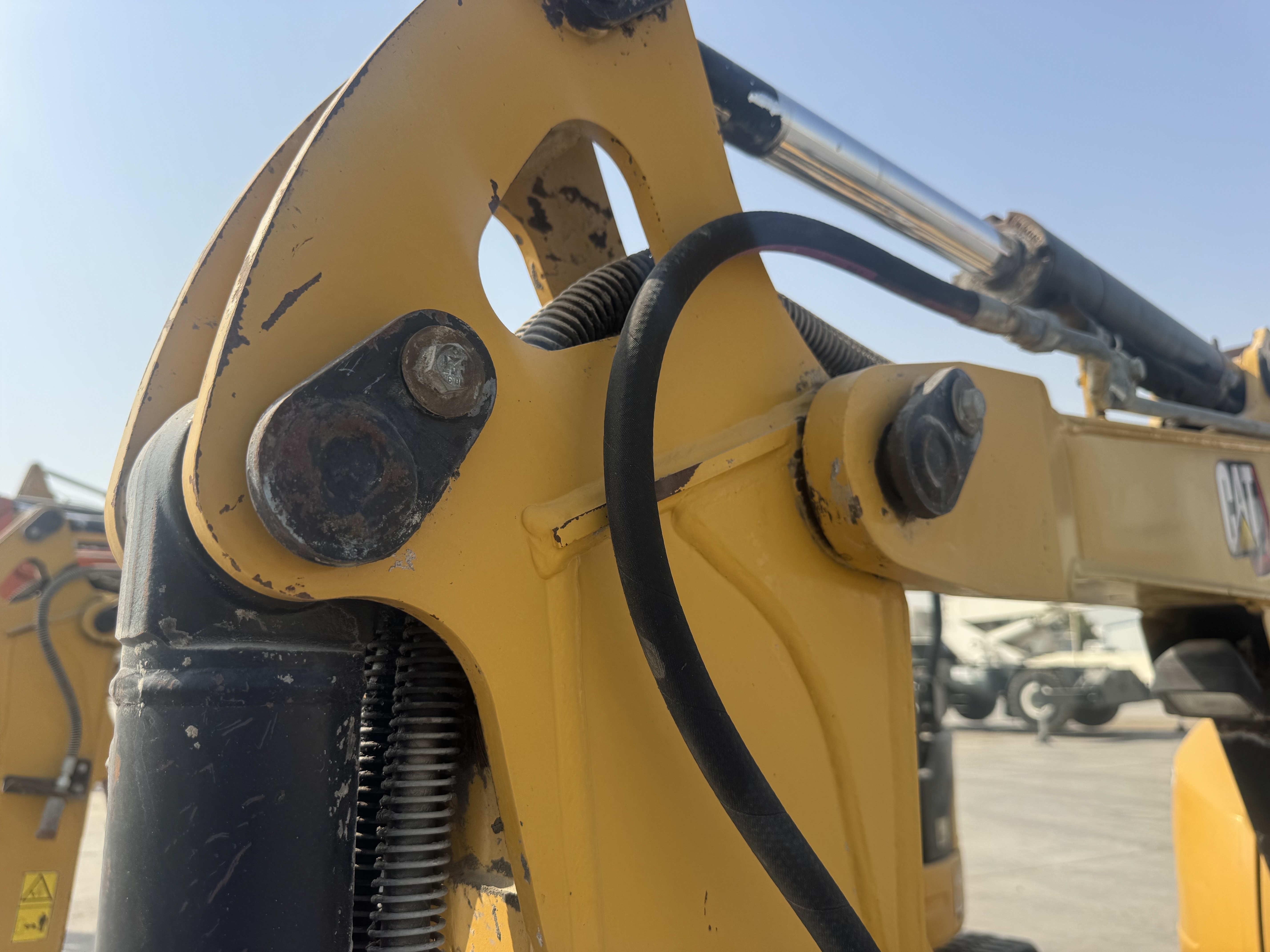 MNX-004-Cat-303E-Mini-excavators-inspection-Chassis-Pin-and-bushings-boom-to-stick-4