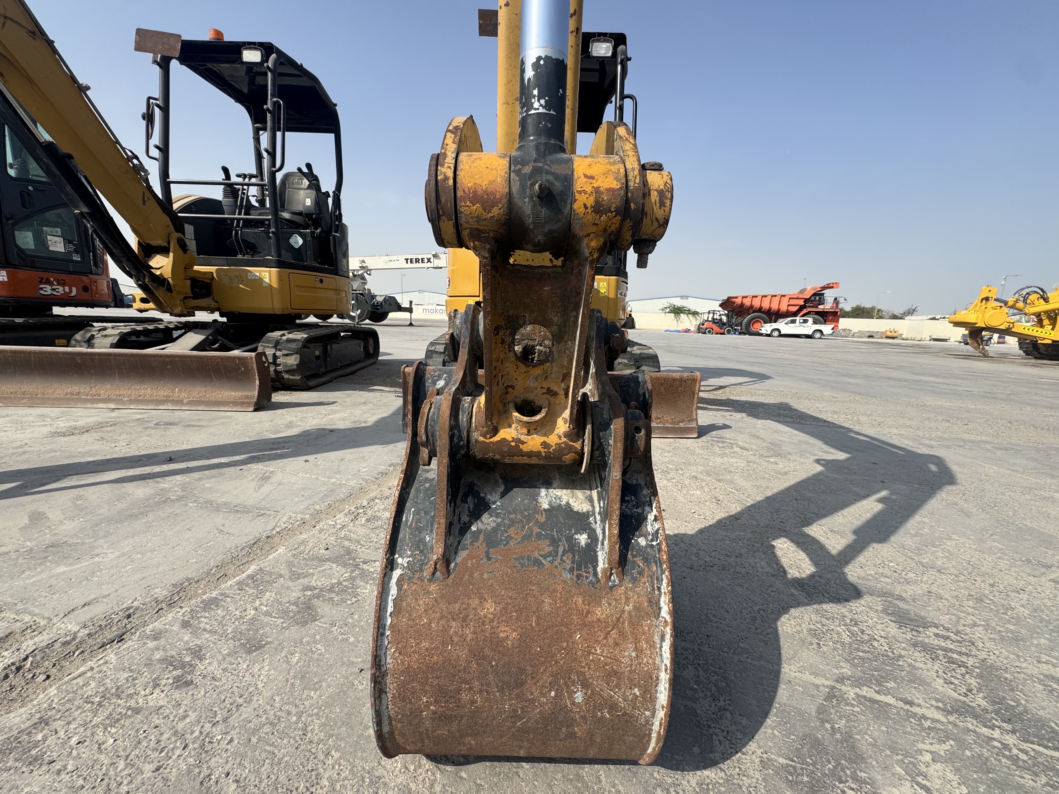 MNX-004-Cat-303E-Mini-excavators-inspection-Chassis-H-link-1