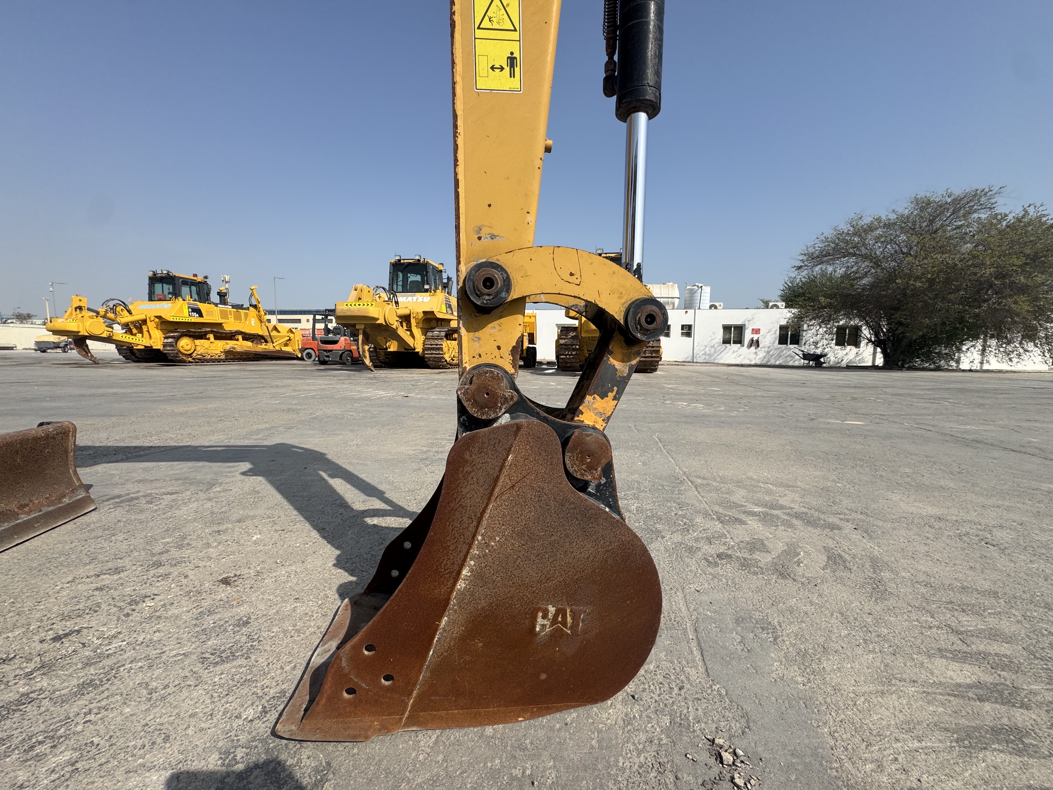 MNX-004-Cat-303E-Mini-excavators-inspection-Chassis-Dog-bone-arms-1