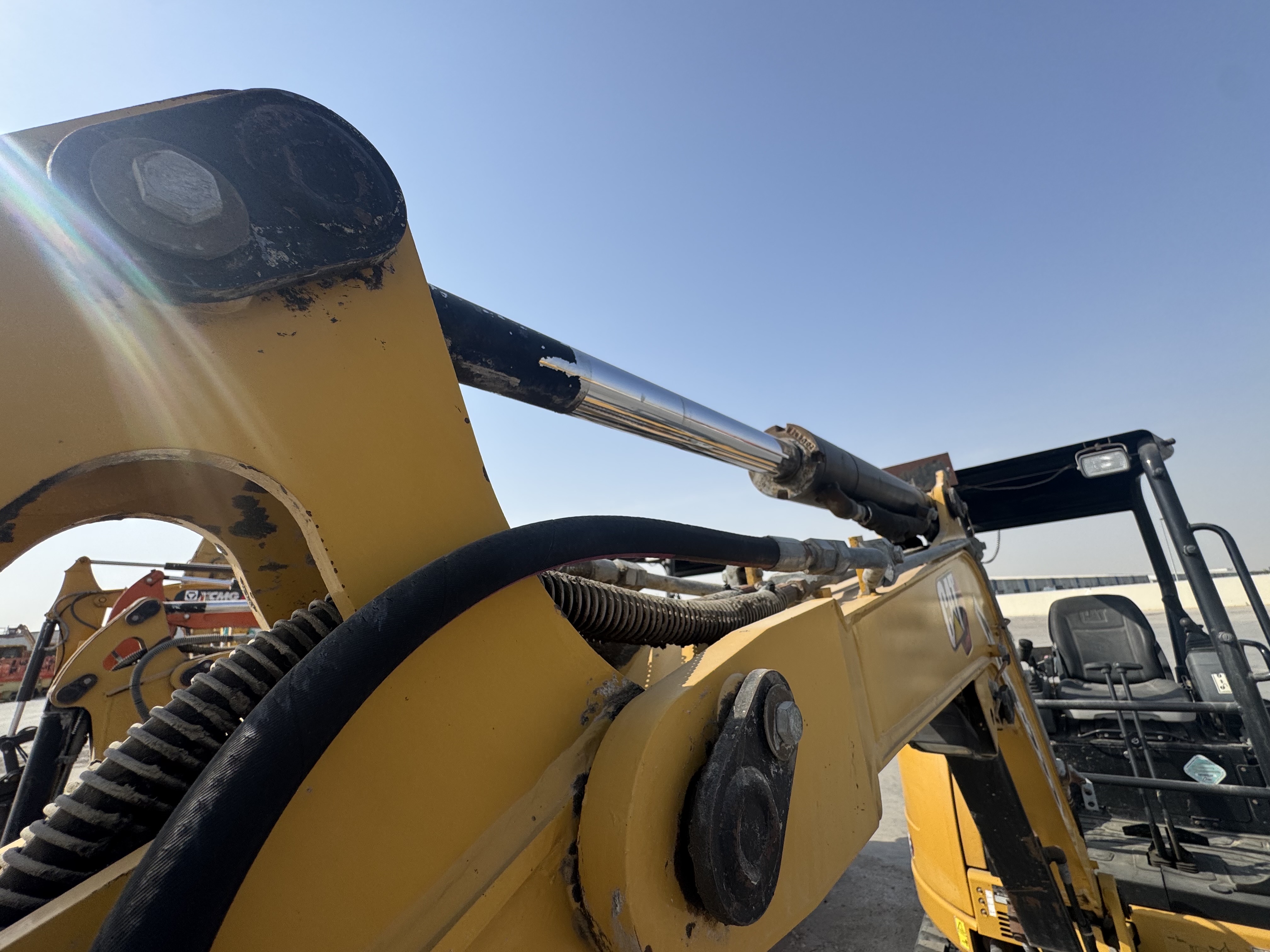 MNX-004-Cat-303E-Mini-excavators-inspection-Hydraulics-Stick-cylinder-1