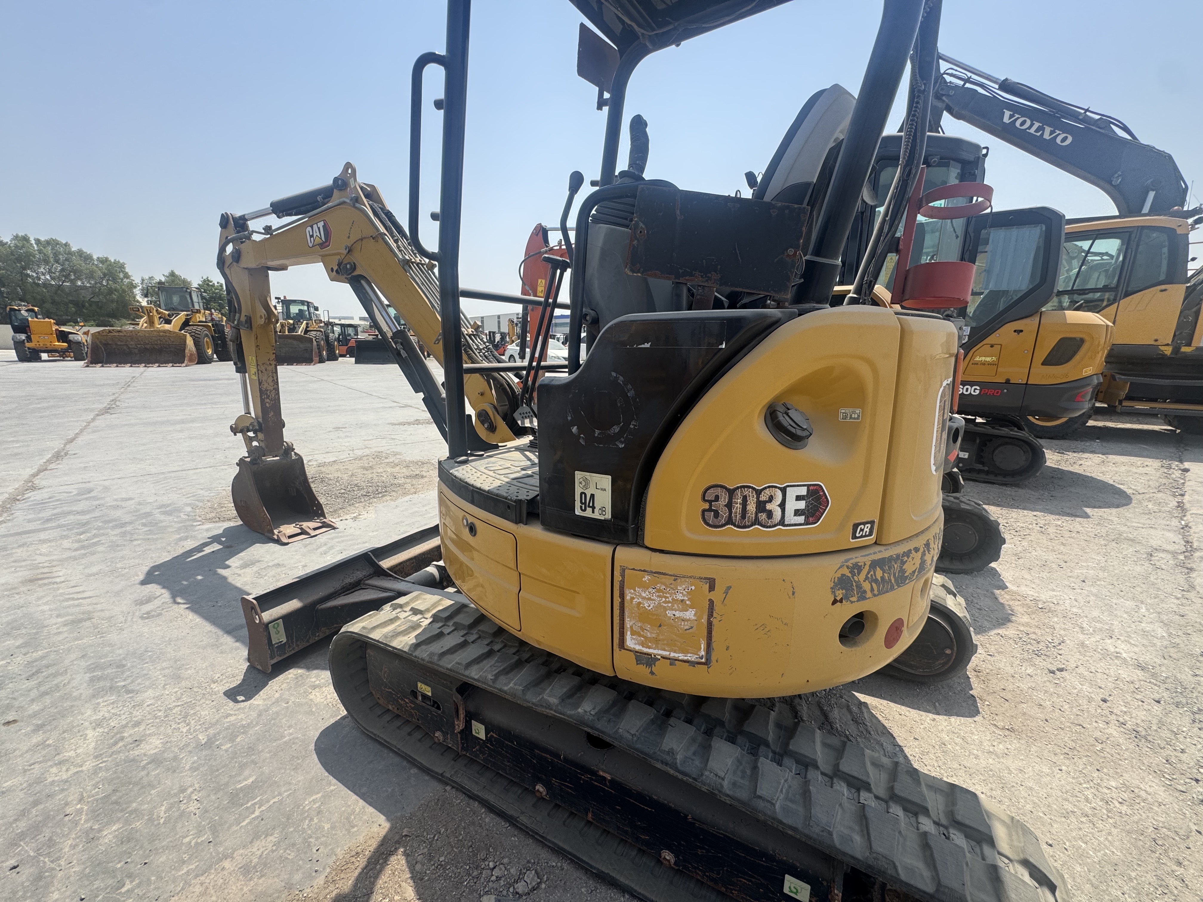 MNX-001-Cat-303E-Mini-excavators-inspection-Structure-Paint-4