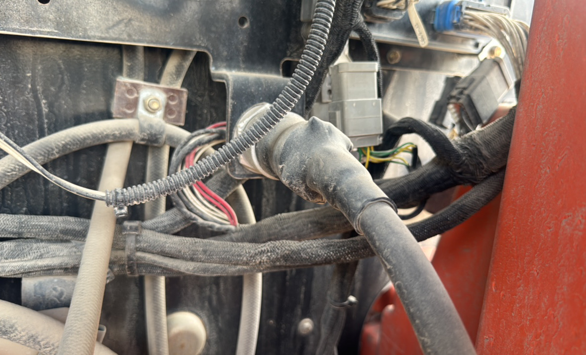 BLA-006-JLG-460SJ-Boom-lifts-inspection-Electronic-Main-harness-2