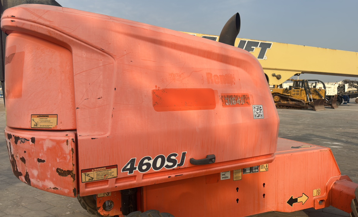 BLA-006-JLG-460SJ-Boom-lifts-inspection-Structure-Sheet-metal-(fiberglass)-3
