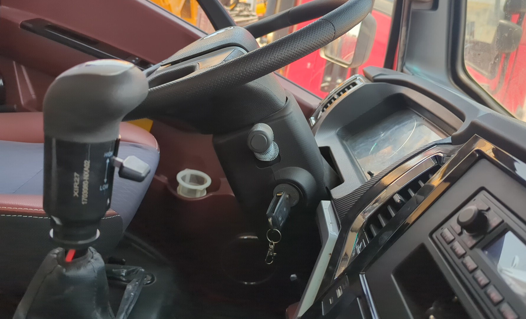 BTC-003-XCMG-SQZ200-Boom-truck-cranes-inspection-Cabin-Steering-controls-2