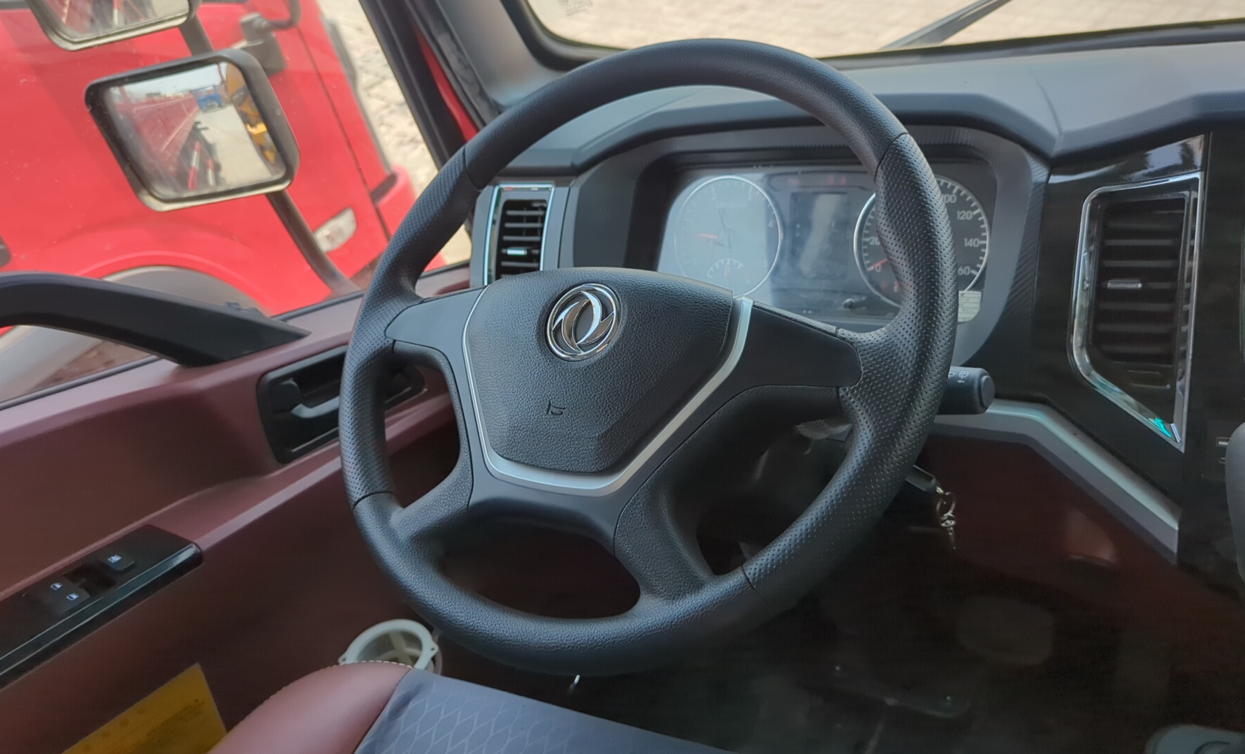 BTC-003-XCMG-SQZ200-Boom-truck-cranes-inspection-Cabin-Steering-controls-3