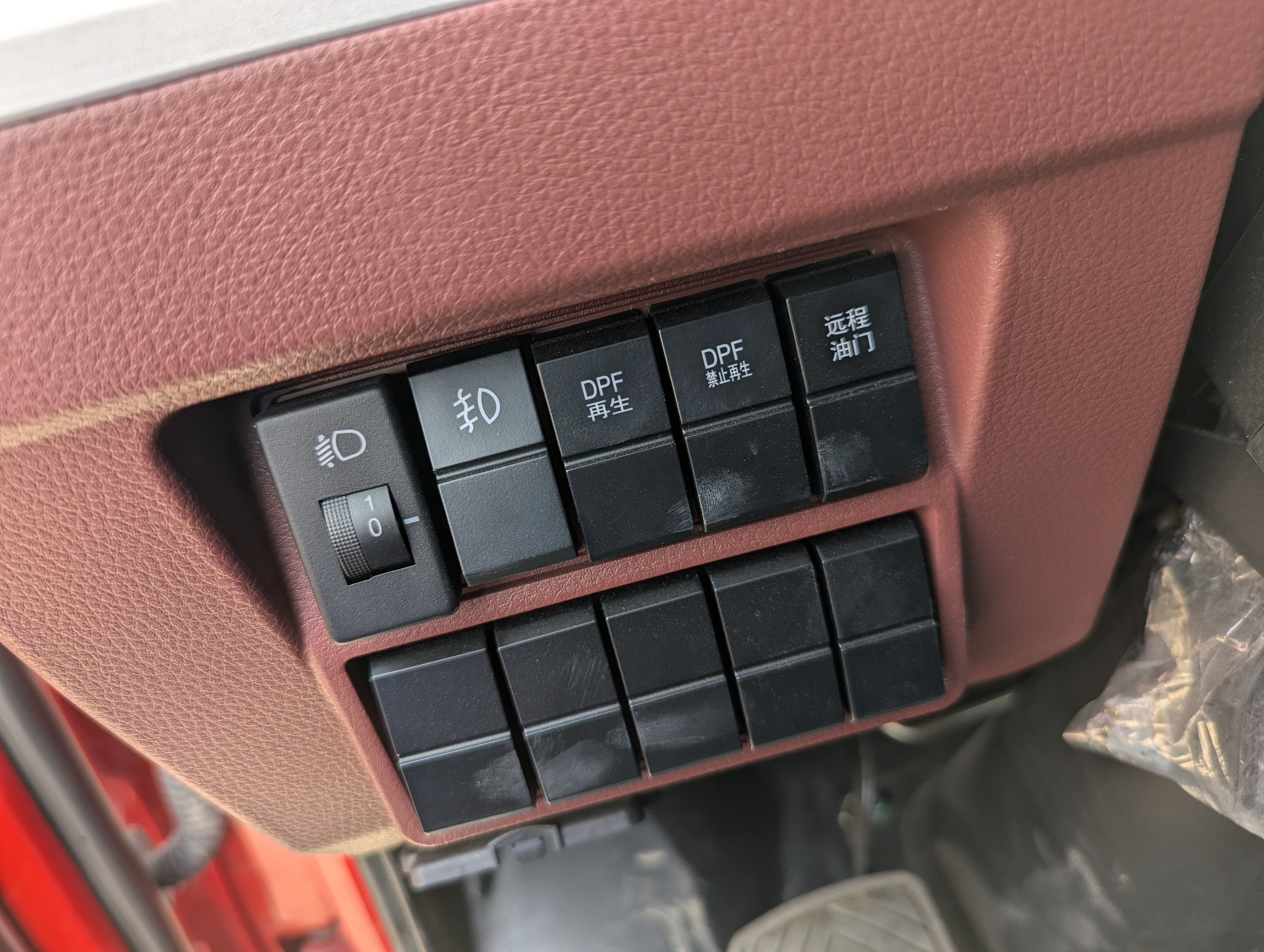BTC-003-XCMG-SQZ200-Boom-truck-cranes-inspection-Cabin-Electronic-instrument-board-2