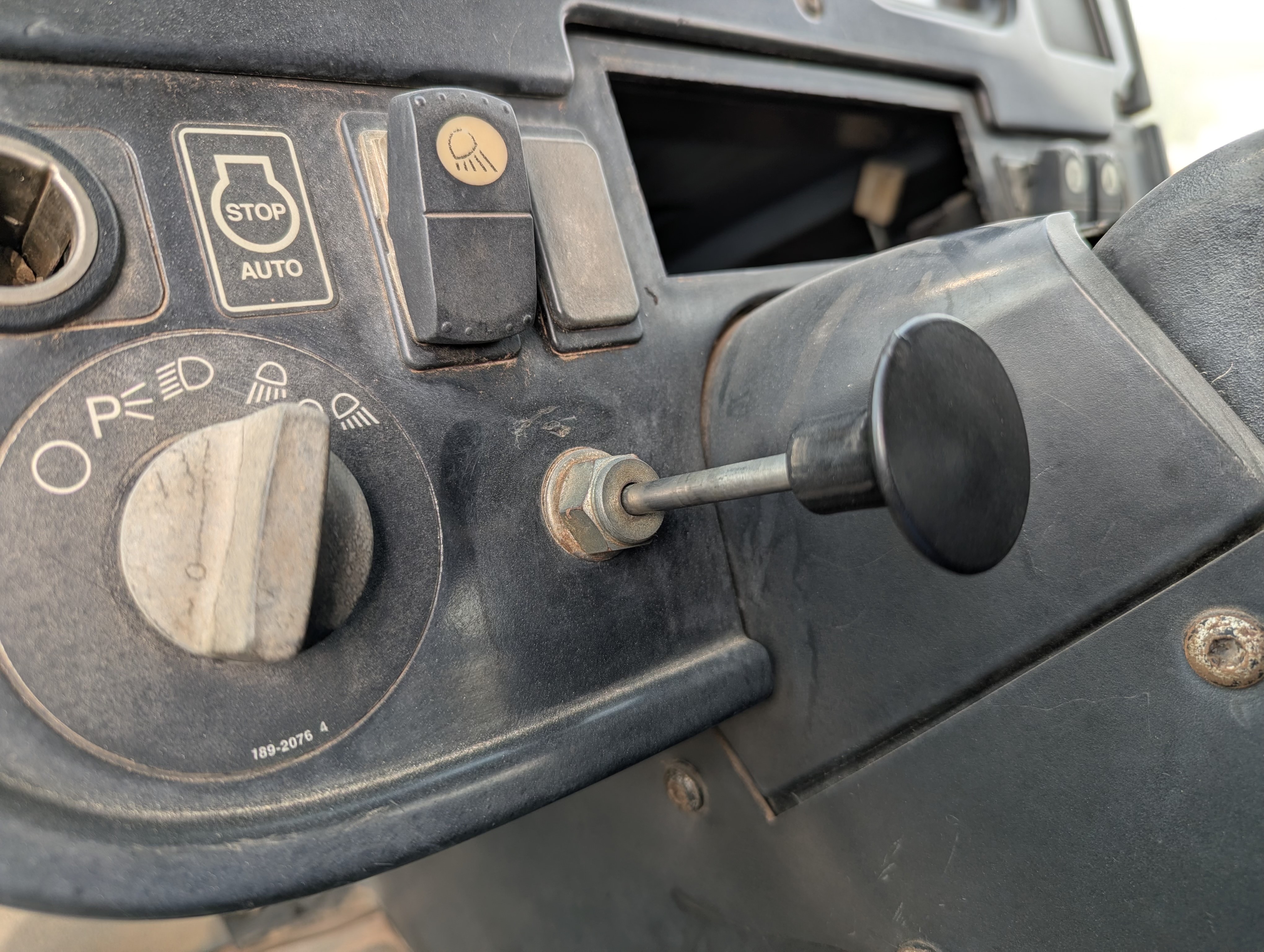 WHL-012-Cat-966H-Wheel-loaders-inspection-Safety-Brakes-(Service-and-Parking)-1