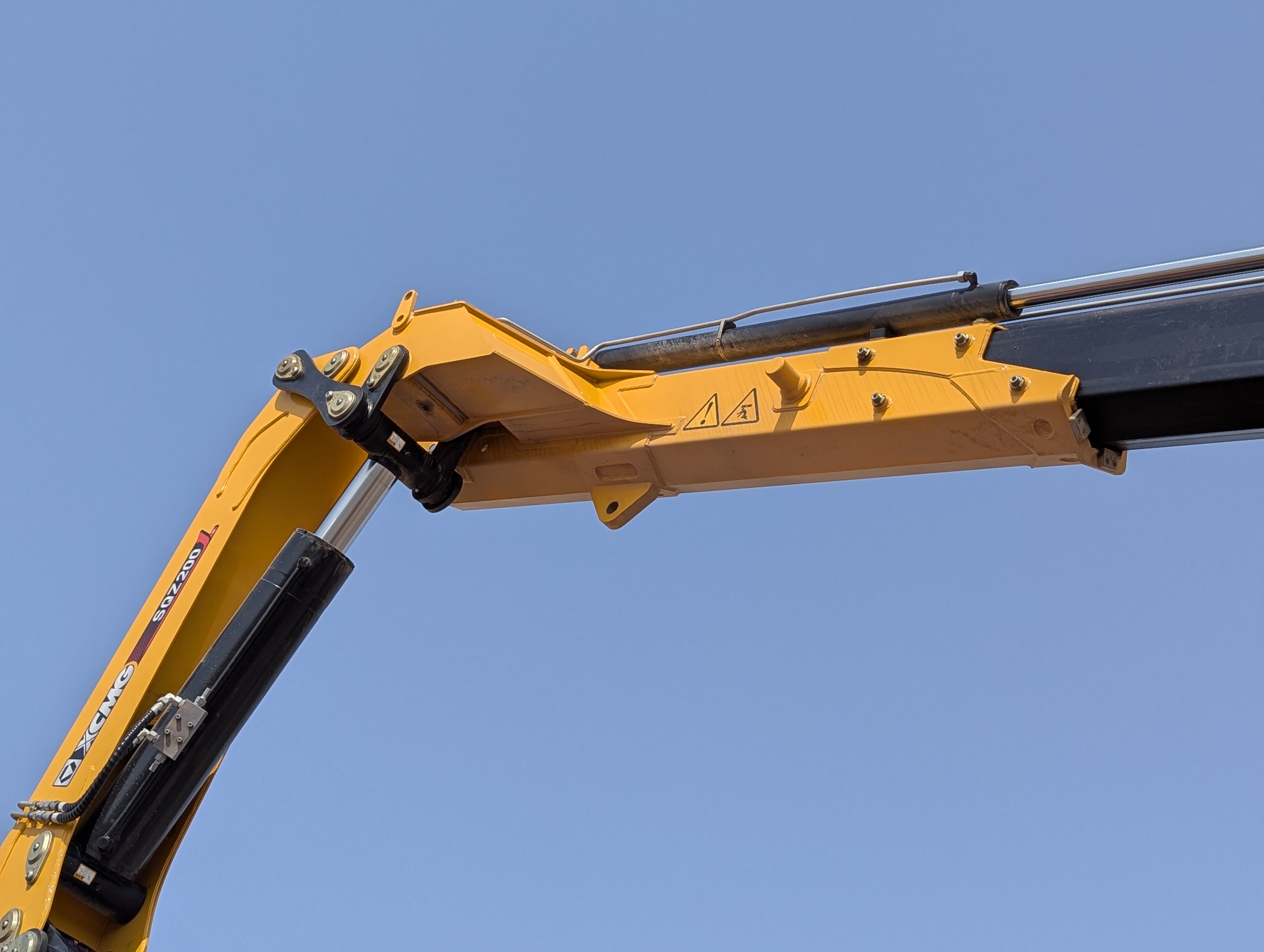 BTC-003-XCMG-SQZ200-Boom-truck-cranes-inspection-Chassis-Articulated-secondary-boom-1
