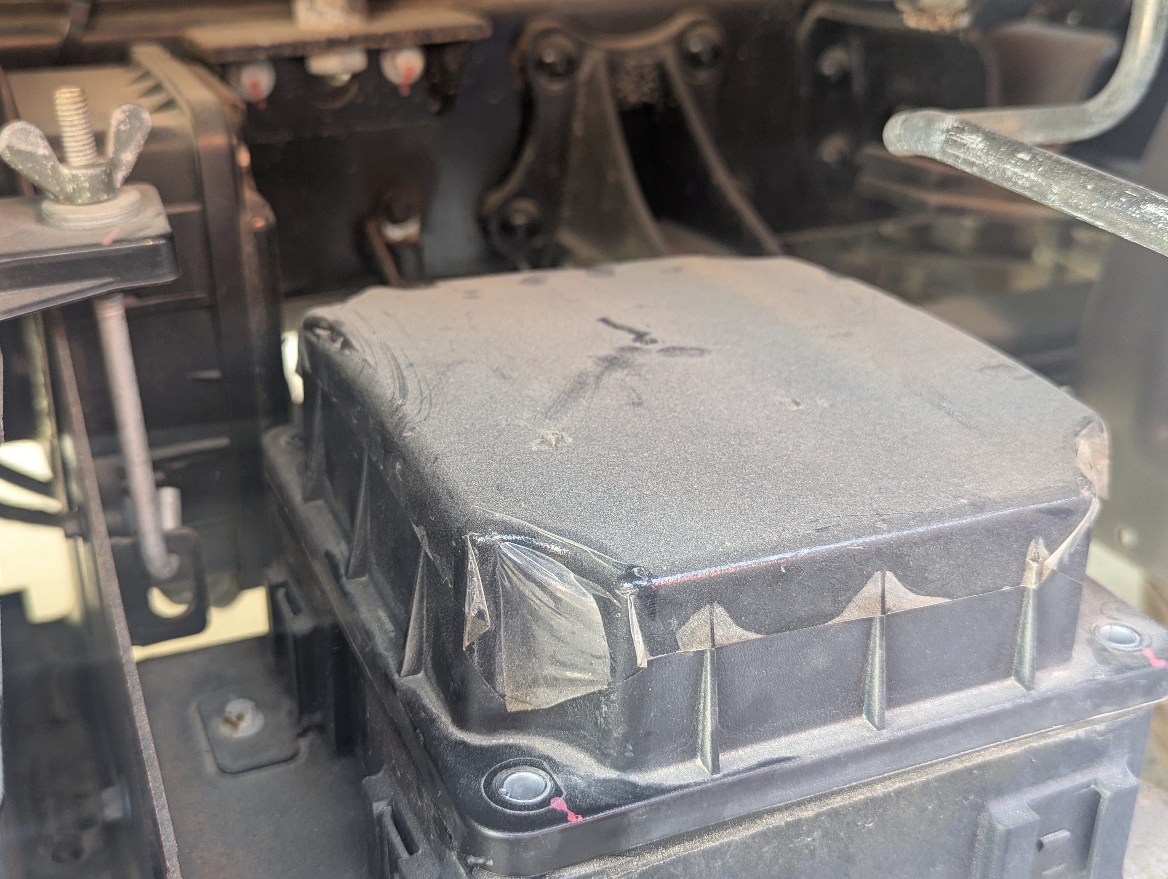 TMA-001-XCMG-GKS285-Truck-mounted-boom-lifts-inspection-Electronics-Fuse-box-1