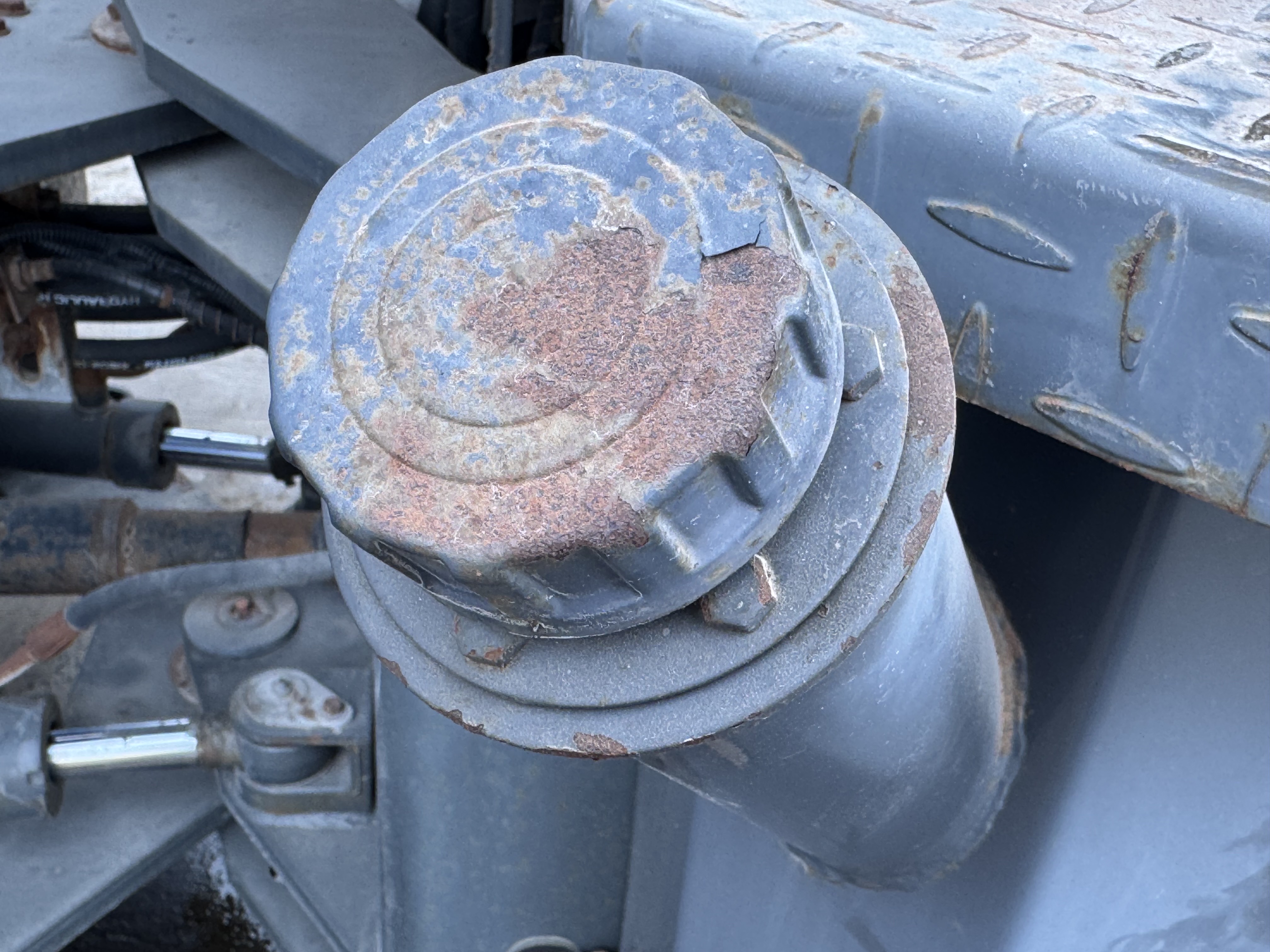 WHL-020-Shanding-ZL26-Wheel-loaders-inspection-Engine-Fuel-tank-3