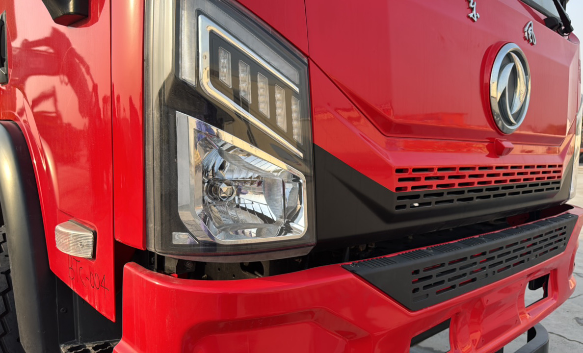 BTC-004-XCMG-SQZ200-Boom-truck-cranes-inspection-Electronics-Lights-and-signals-1