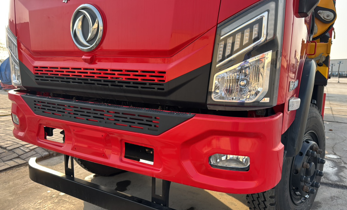 BTC-004-XCMG-SQZ200-Boom-truck-cranes-inspection-Electronics-Lights-and-signals-1