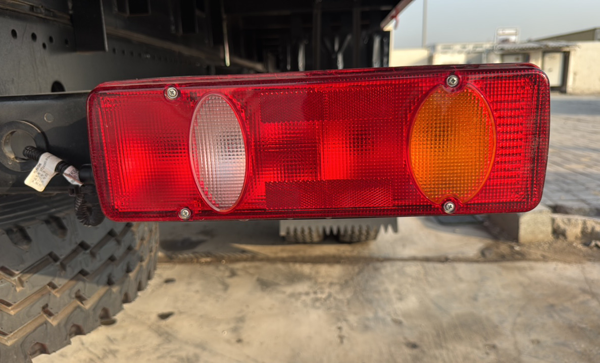 BTC-004-XCMG-SQZ200-Boom-truck-cranes-inspection-Electronics-Lights-and-signals-1