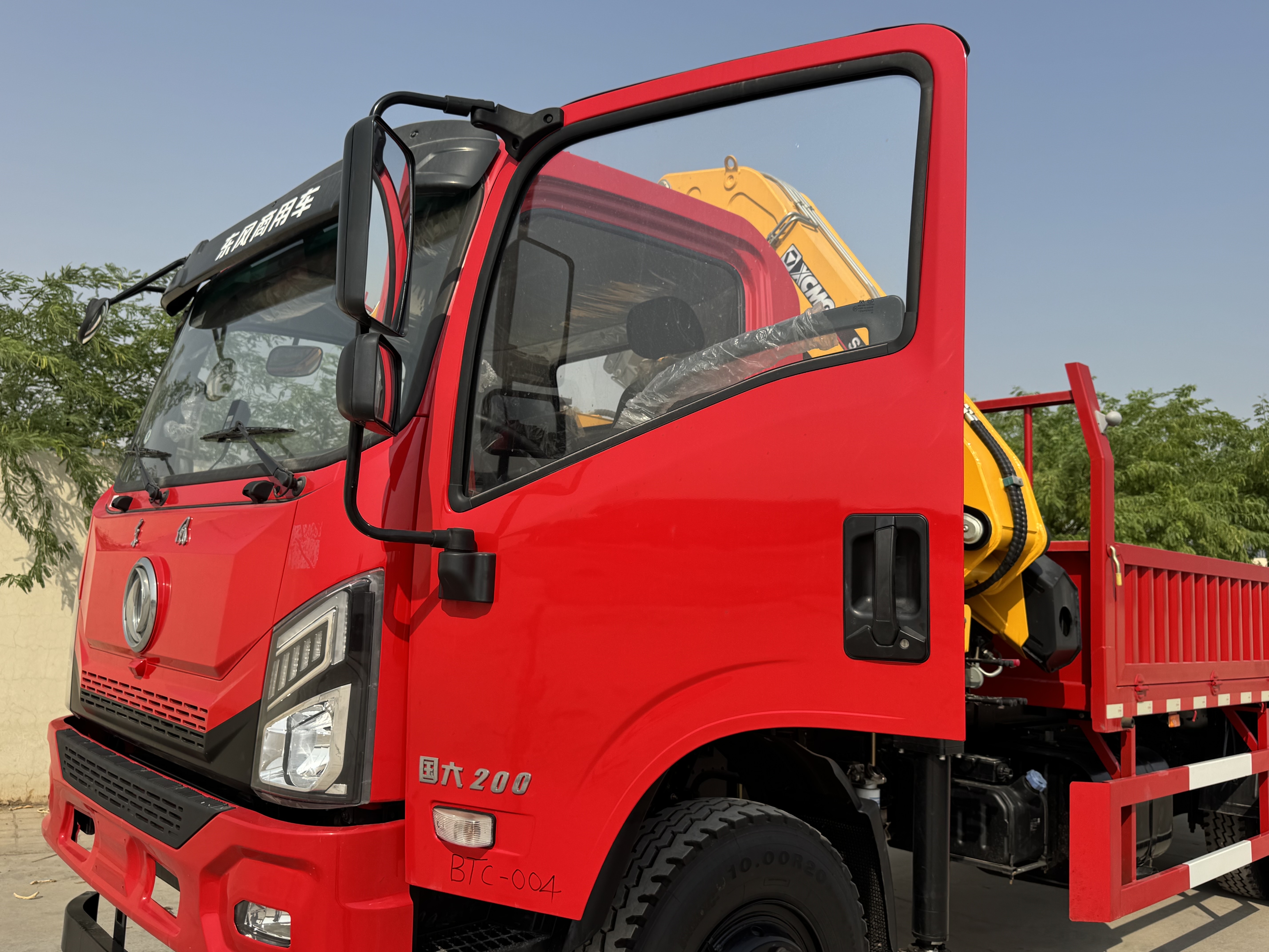 BTC-004-XCMG-SQZ200-Boom-truck-cranes-inspection-Structure-Doors-1