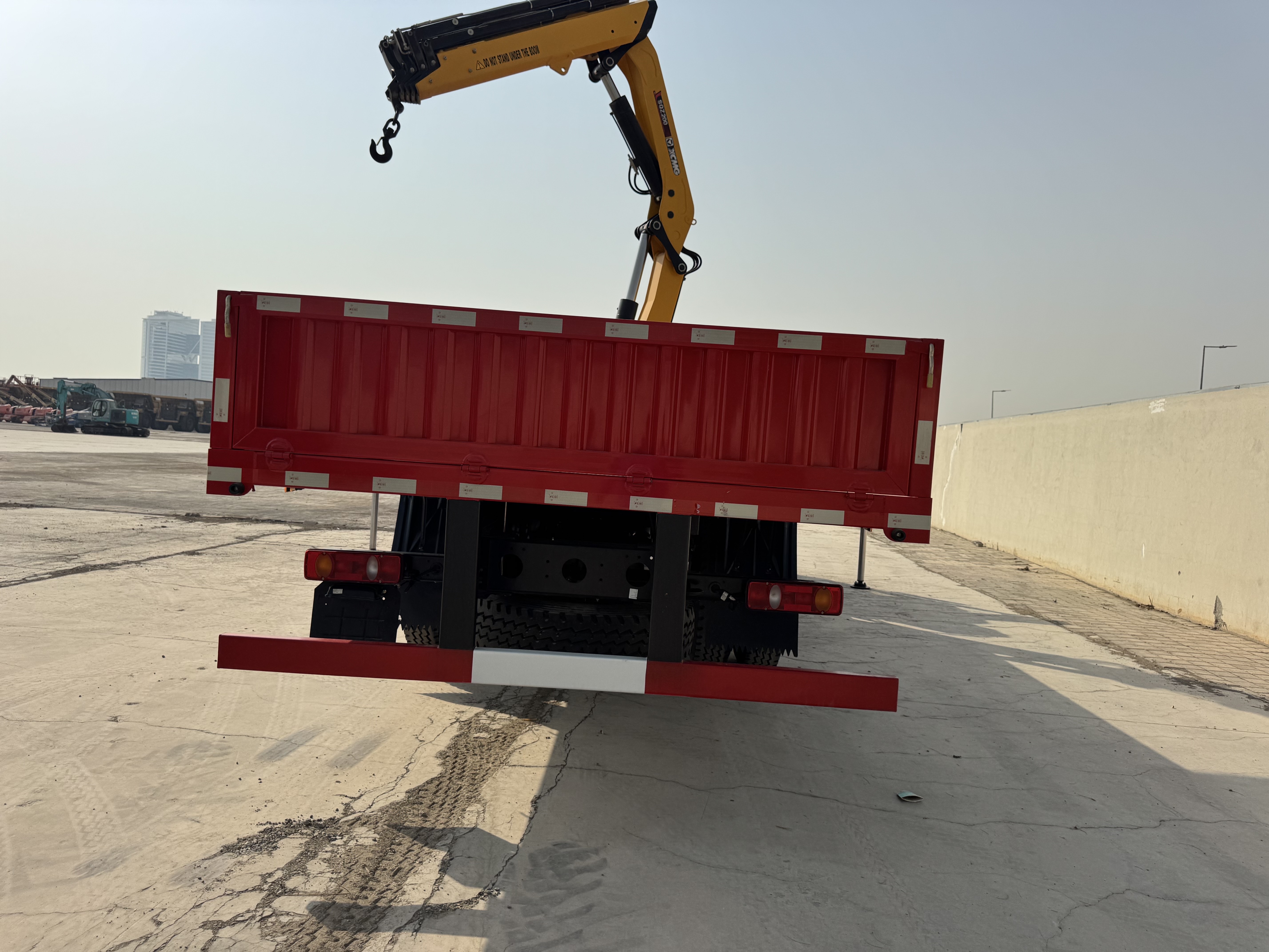BTC-004-XCMG-SQZ200-Boom-truck-cranes-inspection-Structure-Paint-1