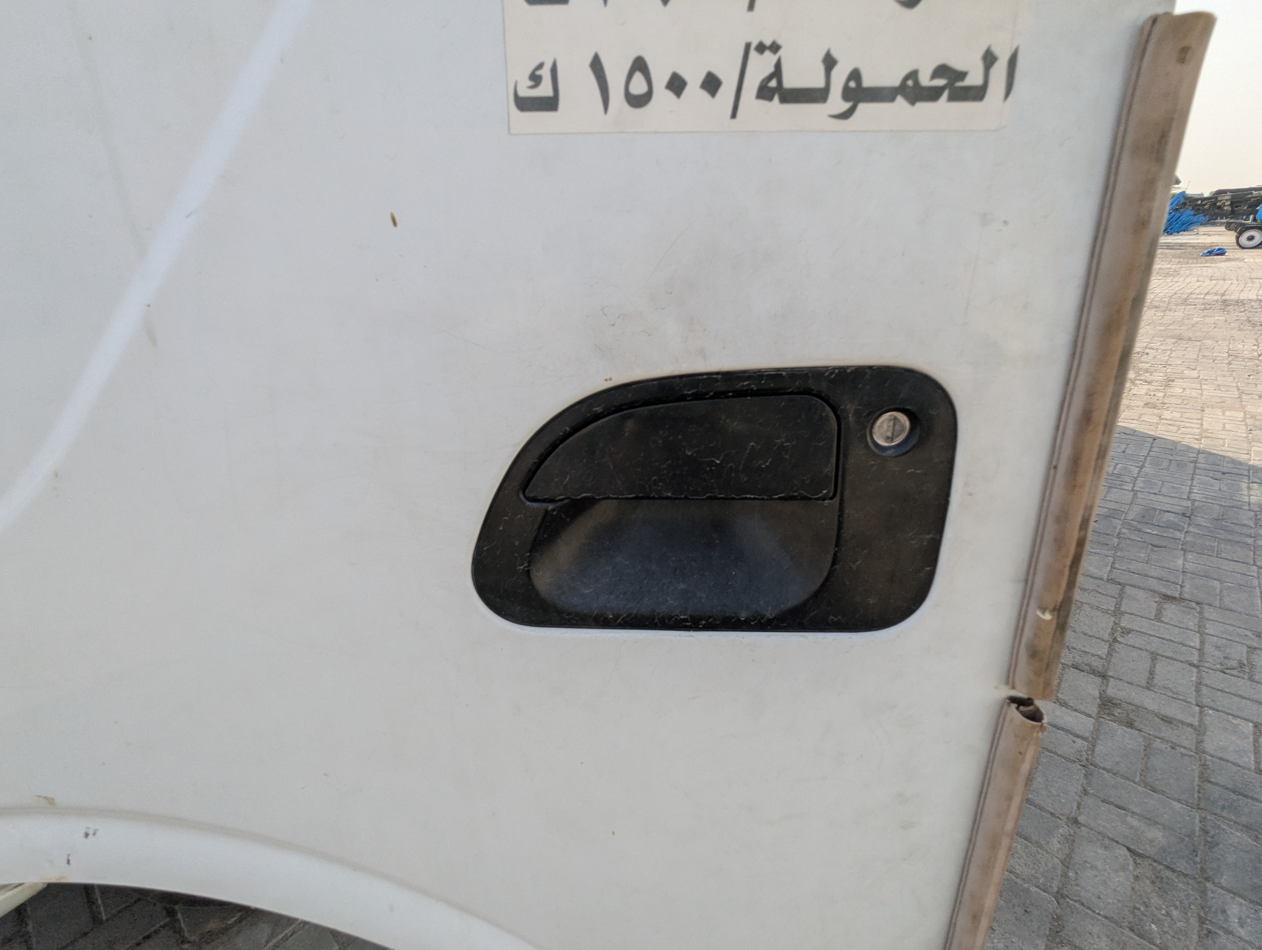TBV-001-Mitsubishi-Fuso-Roza-Buses-inspection-Interior-Door-handles-1