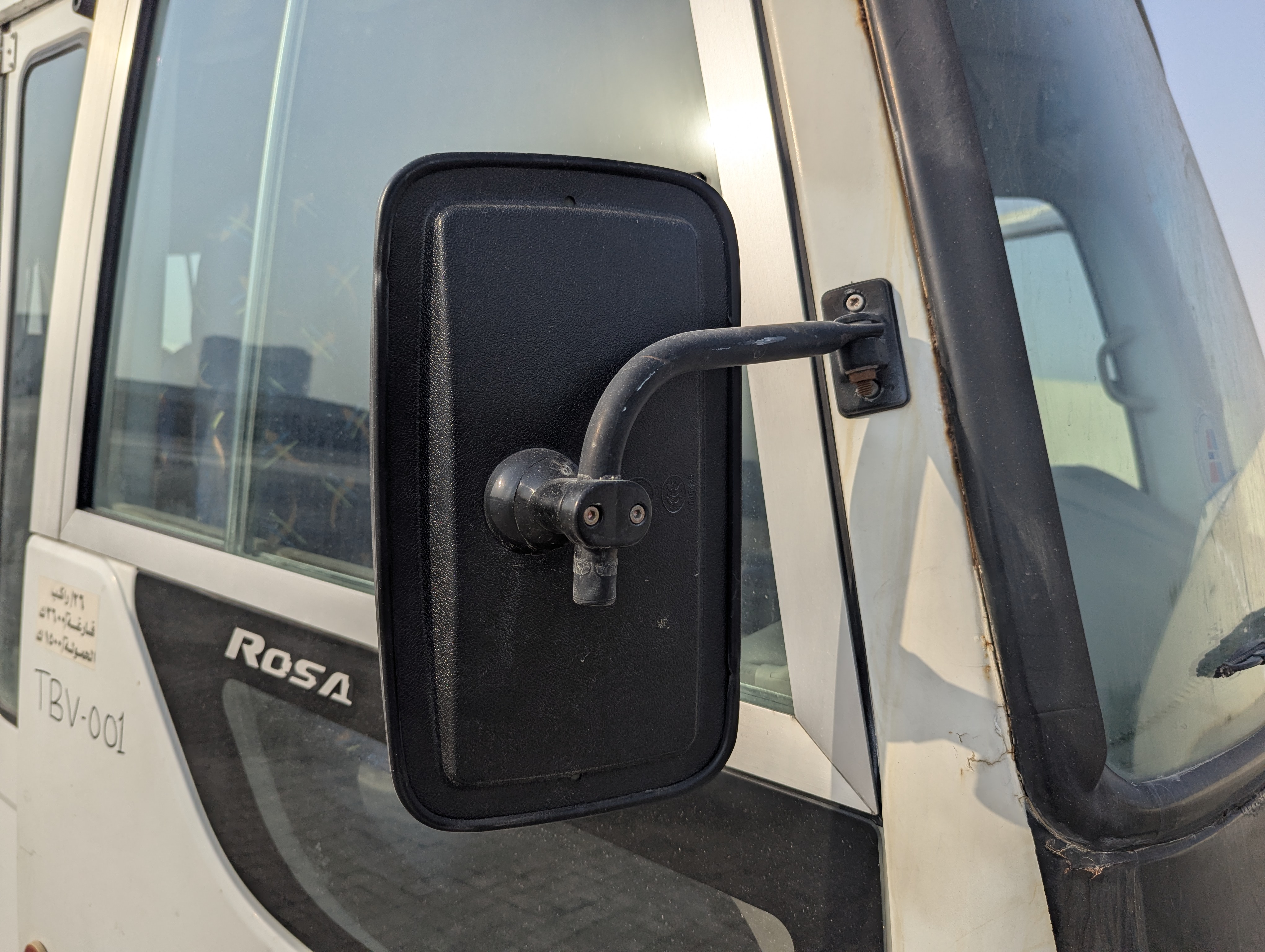 TBV-001-Mitsubishi-Fuso-Roza-Buses-inspection-Exterior-Right-side-mirror-1