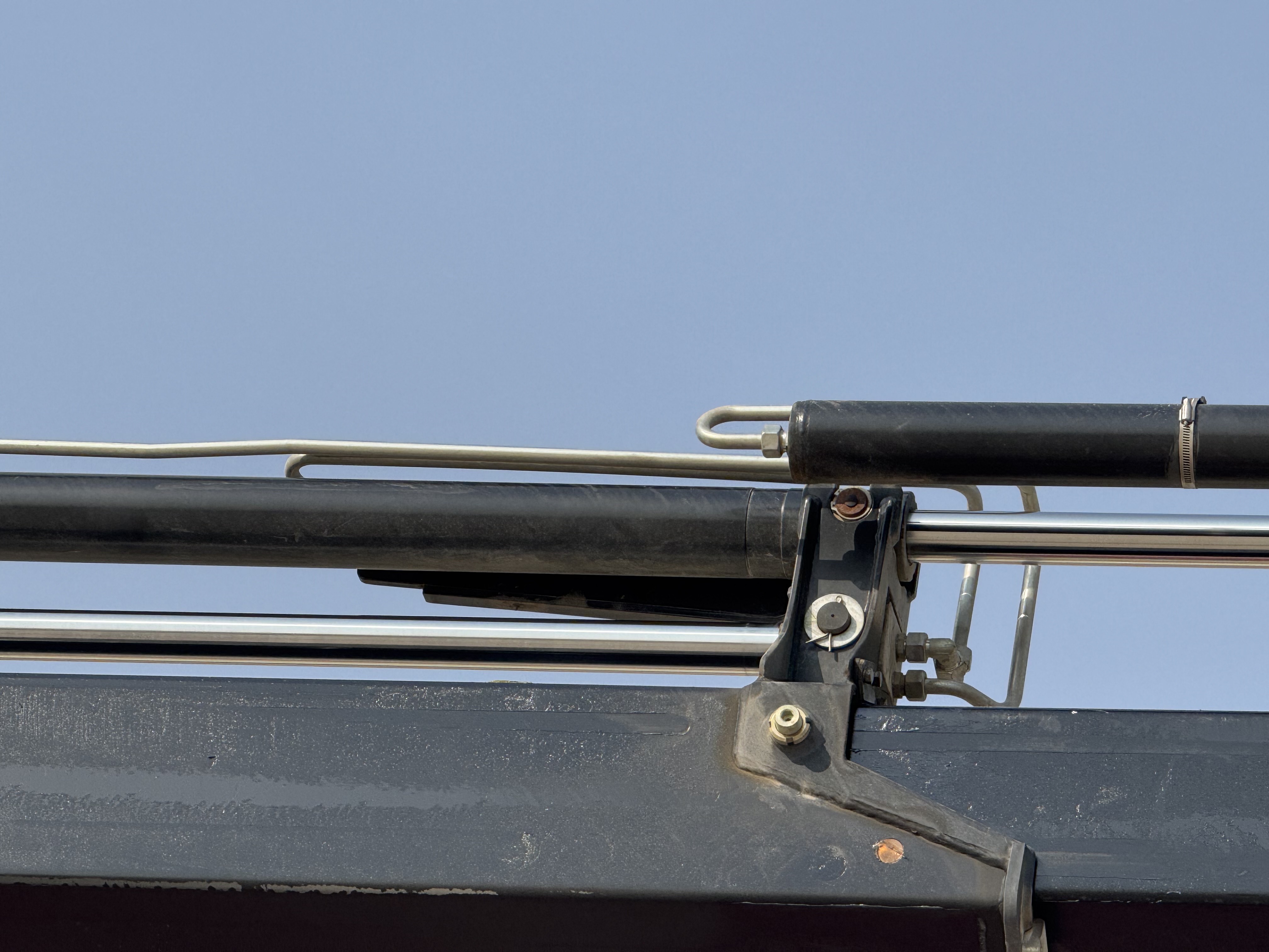 BTC-004-XCMG-SQZ200-Boom-truck-cranes-inspection-Hydraulics-Boom-extension-cylinder-1