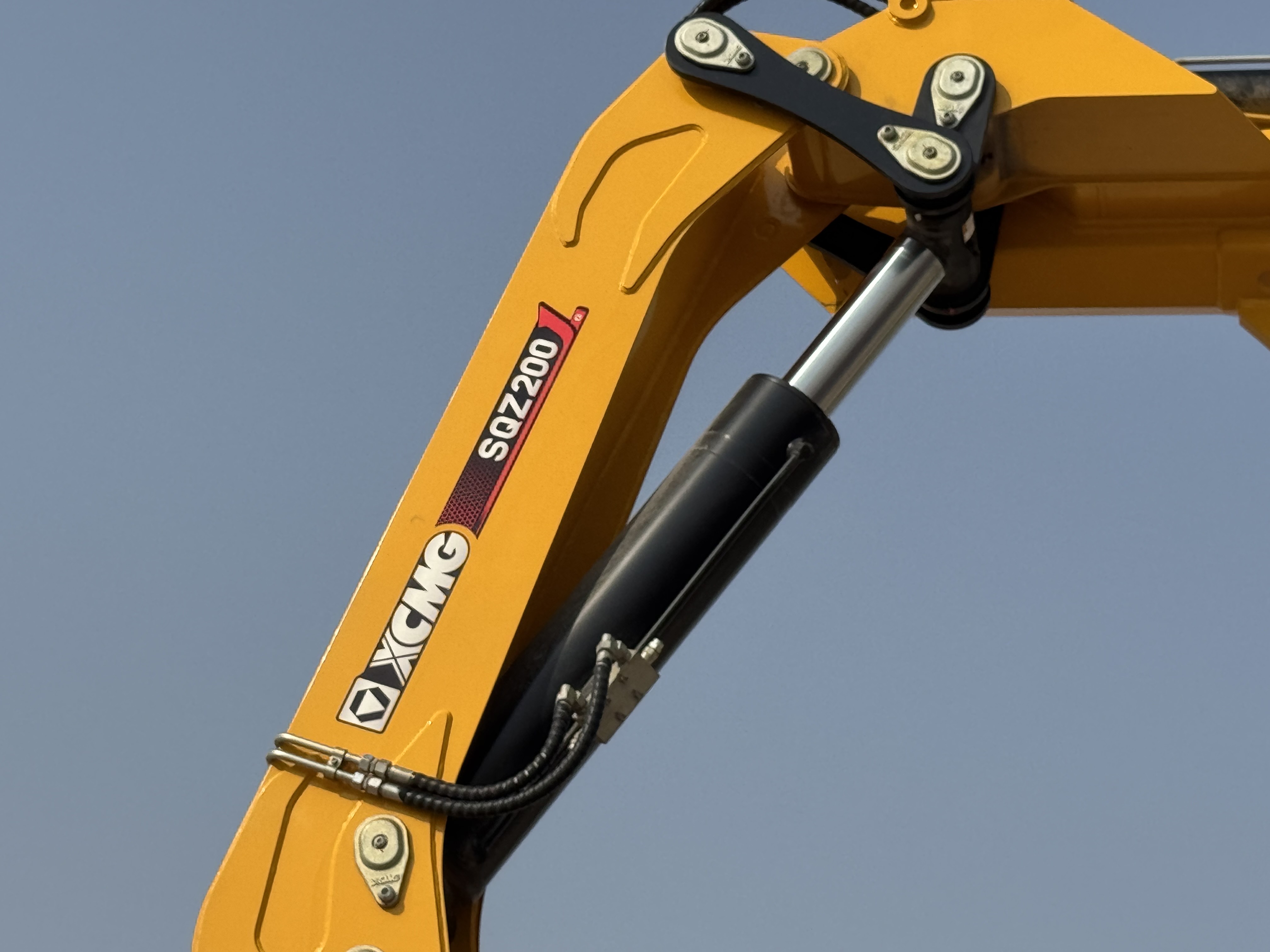 BTC-004-XCMG-SQZ200-Boom-truck-cranes-inspection-Chassis-Articulated-primary-boom-1