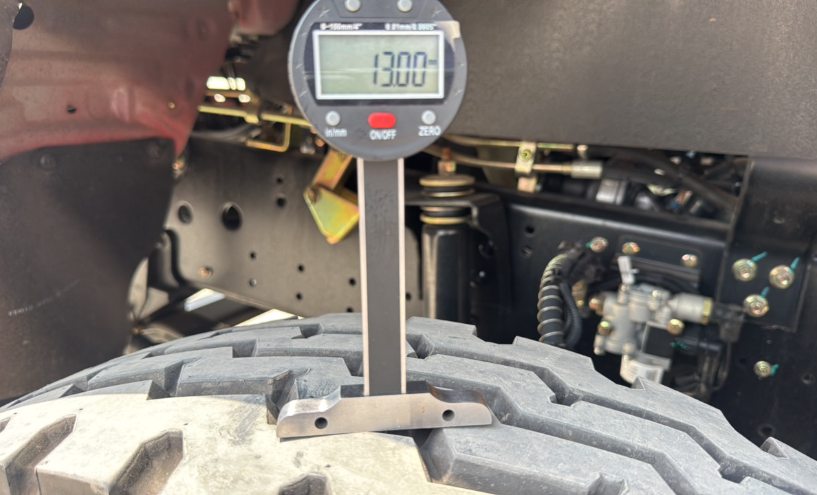 BTC-004-XCMG-SQZ200-Boom-truck-cranes-inspection-Chassis-Left-front-tire---tread-depth-1
